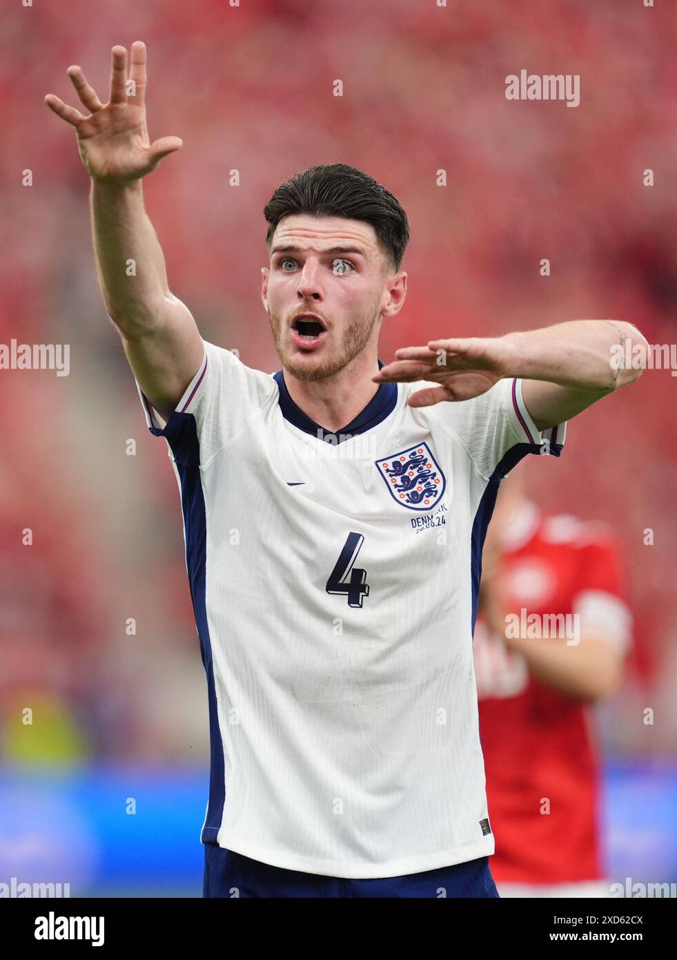 Englands Declan Rice reagiert beim Spiel zur UEFA Euro 2024 in der ...