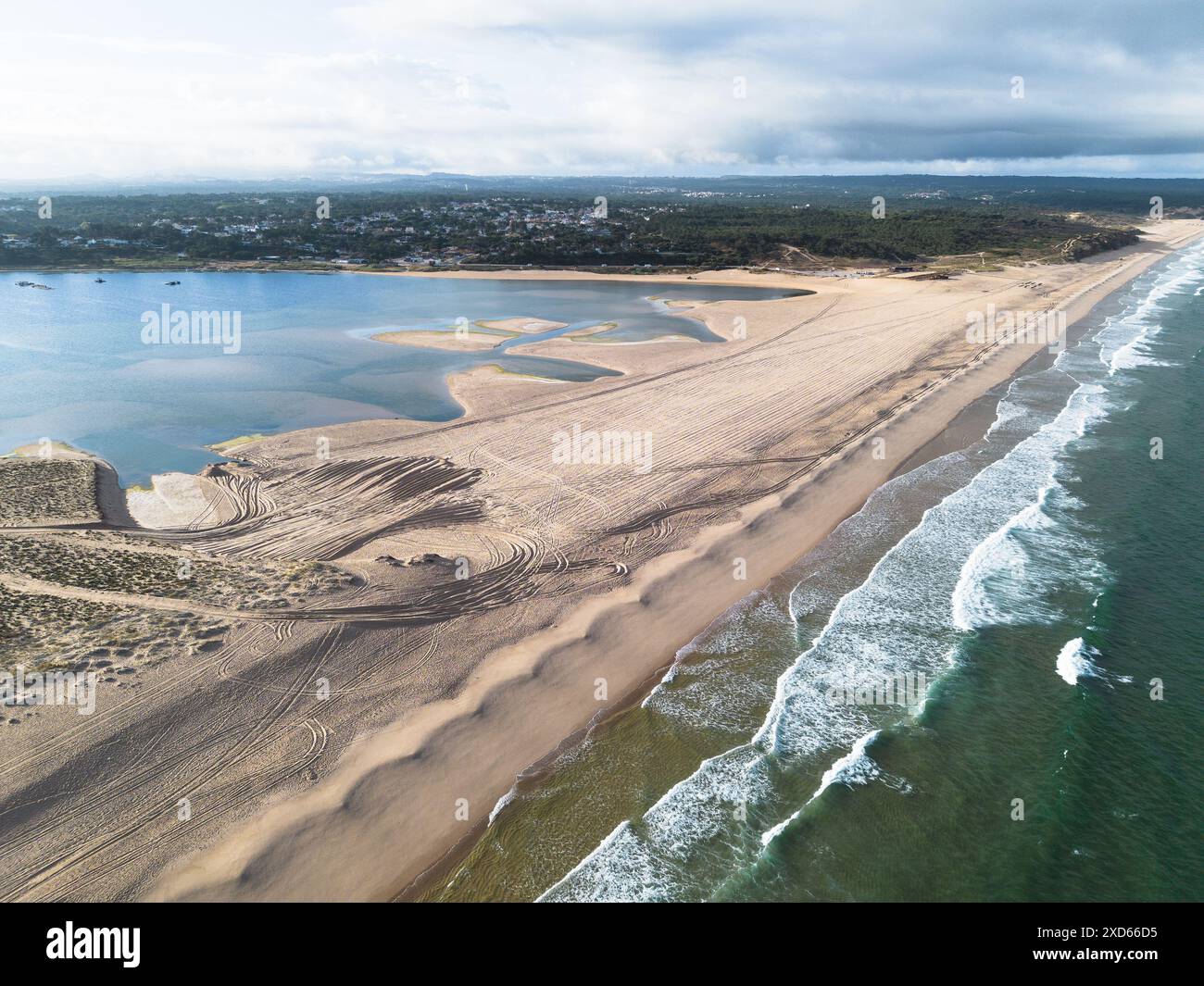 Lagoa de Albufeira Strand und Lagune in Portugal aus der Vogelperspektive Stockfoto