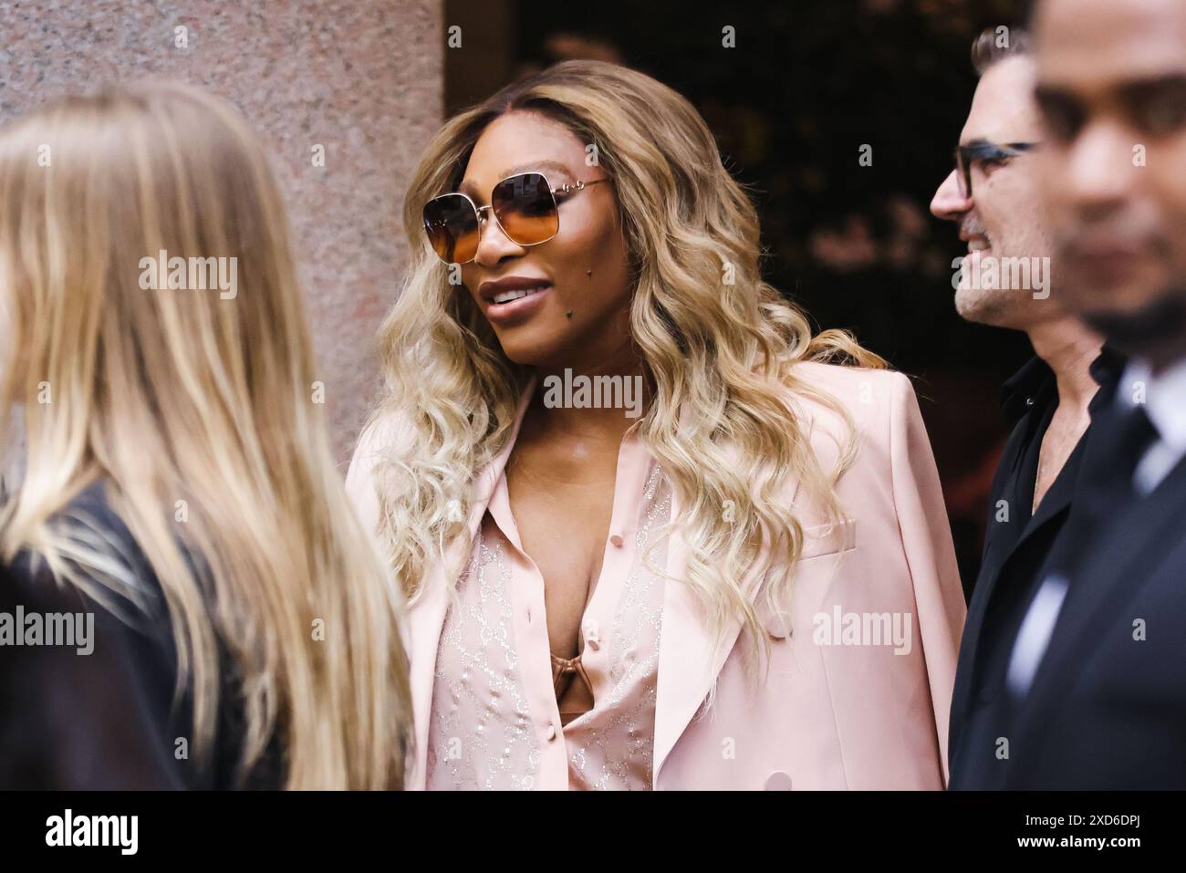 Mailand, Italien. Juni 2024. Serena Williams wird während der Mailand Men's Fashion Week Frühjahr/Sommer 2025 am 17. Juni 2024 in Mailand gesehen (Foto: Alessandro Bremec/NurPhoto). Quelle: NurPhoto SRL/Alamy Live News Stockfoto