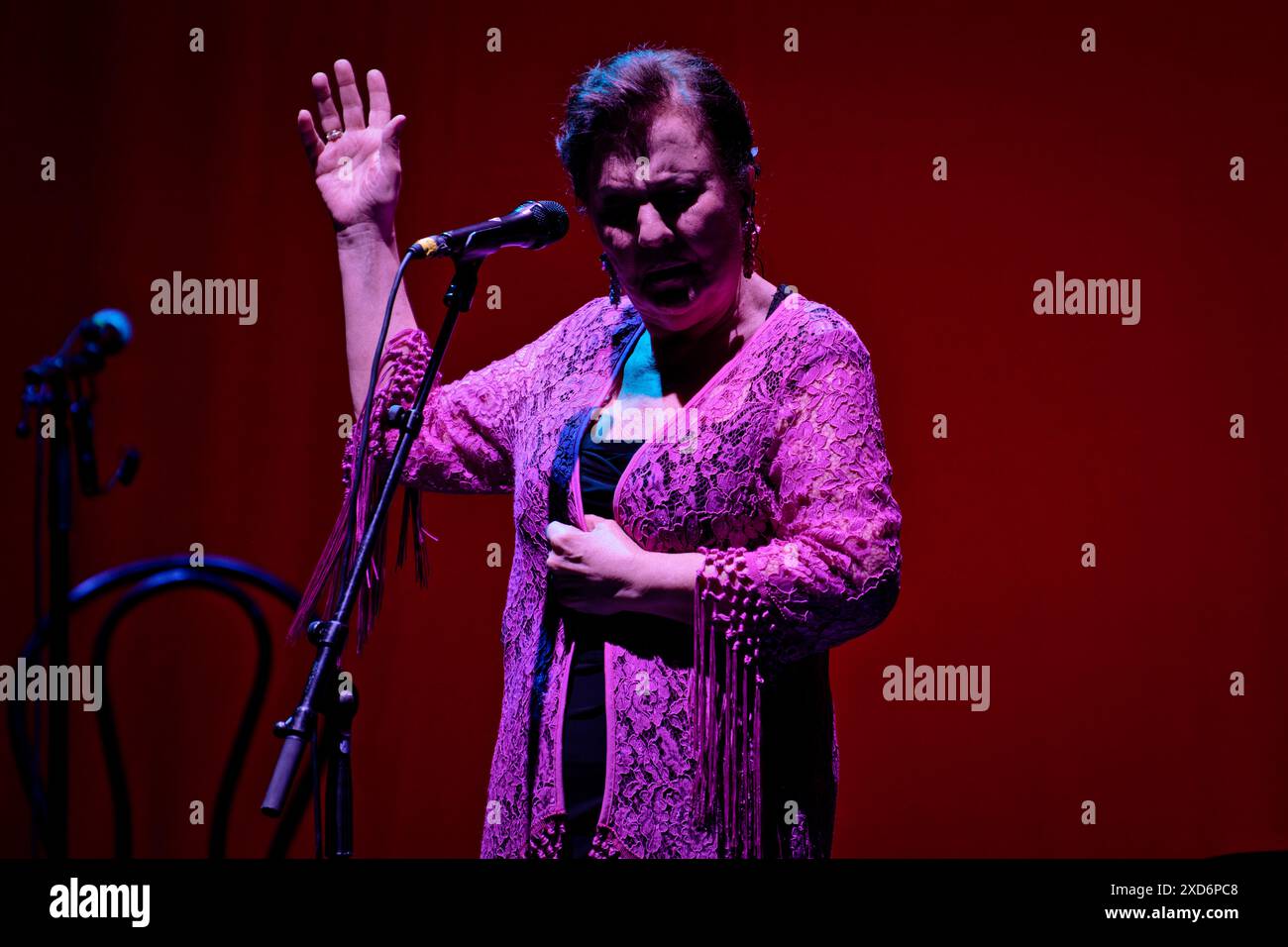 Albeniz Theater, Madrid, Spanien. Juni 2024. Universal Music Festival 2024. Live-Konzert der Flamenco-Sängerin Carmen Linares. Quelle: EnriquePSans/Alamy Live News Stockfoto