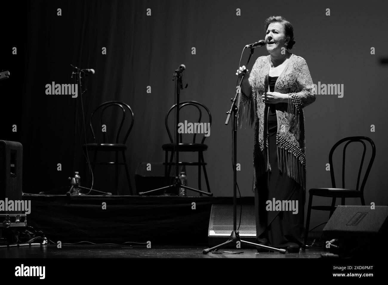 Madrid, Spanien. Juni 2024. Die Sängerin Carmen Linares tritt auf der Bühne während des Universal Music Festivals 2024 im Teatro Albeniz am 20. Juni 2024 in Madrid auf. Quelle: SIPA USA/Alamy Live News Stockfoto