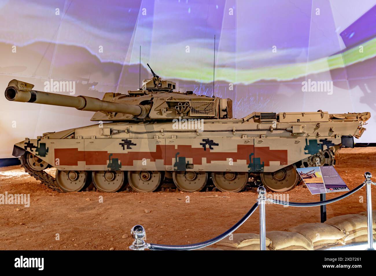 Royal Tank Museum, Amman, Jordanien - 4. Mai 2024: Challenger 1 alhussein britischer Panzer im Royal Tank Museum of Jordan, vertreten Stockfoto