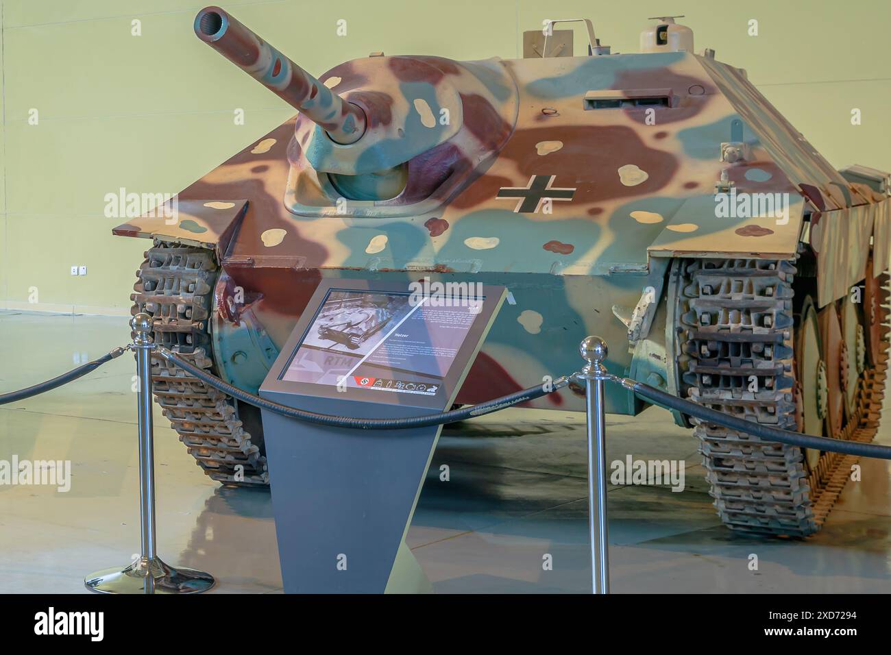 Royal Tank Museum, Amman, Jordanien - 4. Mai 2024: Deutscher Hetzer Jagdpanzer 38 Leichtpanzer im Royal Tank Museum in Jordanien ausgestellt Stockfoto