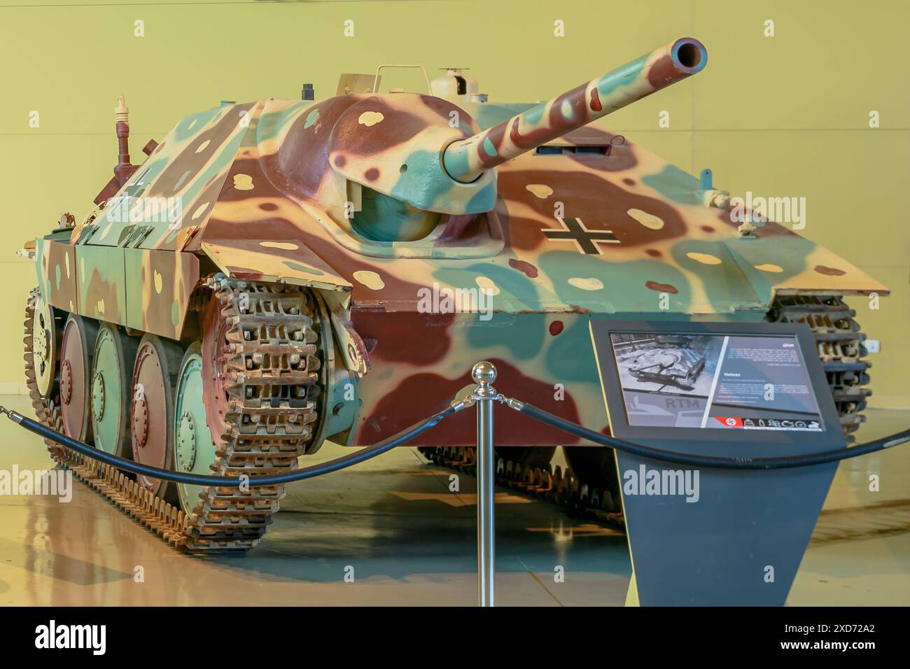 Royal Tank Museum, Amman, Jordanien - 4. Mai 2024: Deutscher Hetzer Jagdpanzer 38 Leichtpanzer im Royal Tank Museum in Jordanien ausgestellt Stockfoto