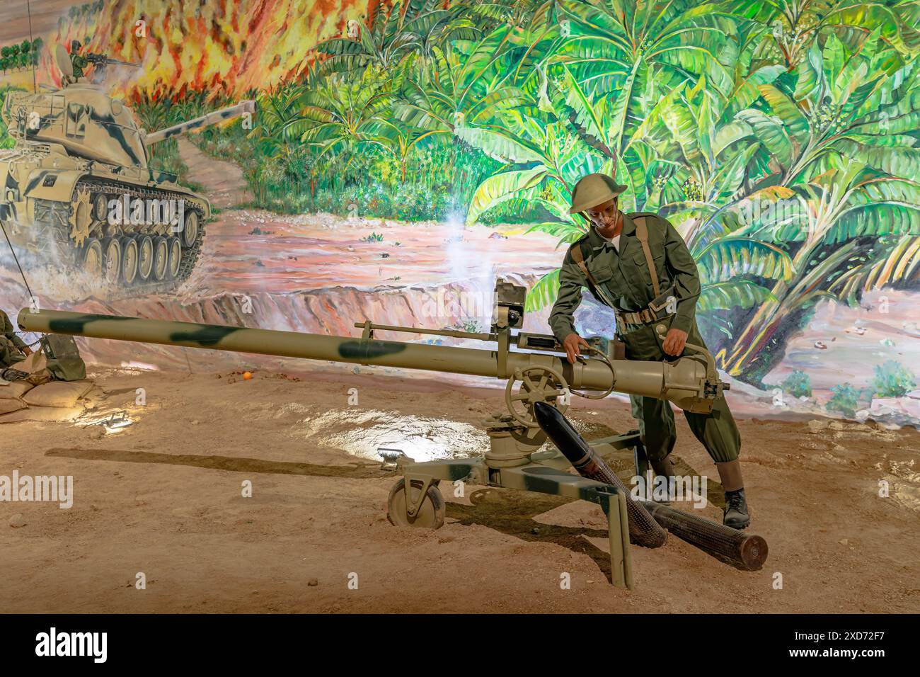 Royal Tank Museum, Amman, Jordanien - 4. Mai 2024: Historisches amerikanisches M40 106 mm Rückschlaggewehr aus der Zeit der 1950er Jahre, das von der US-Armee verwendet wurde, ausgestellt im Royal Stockfoto