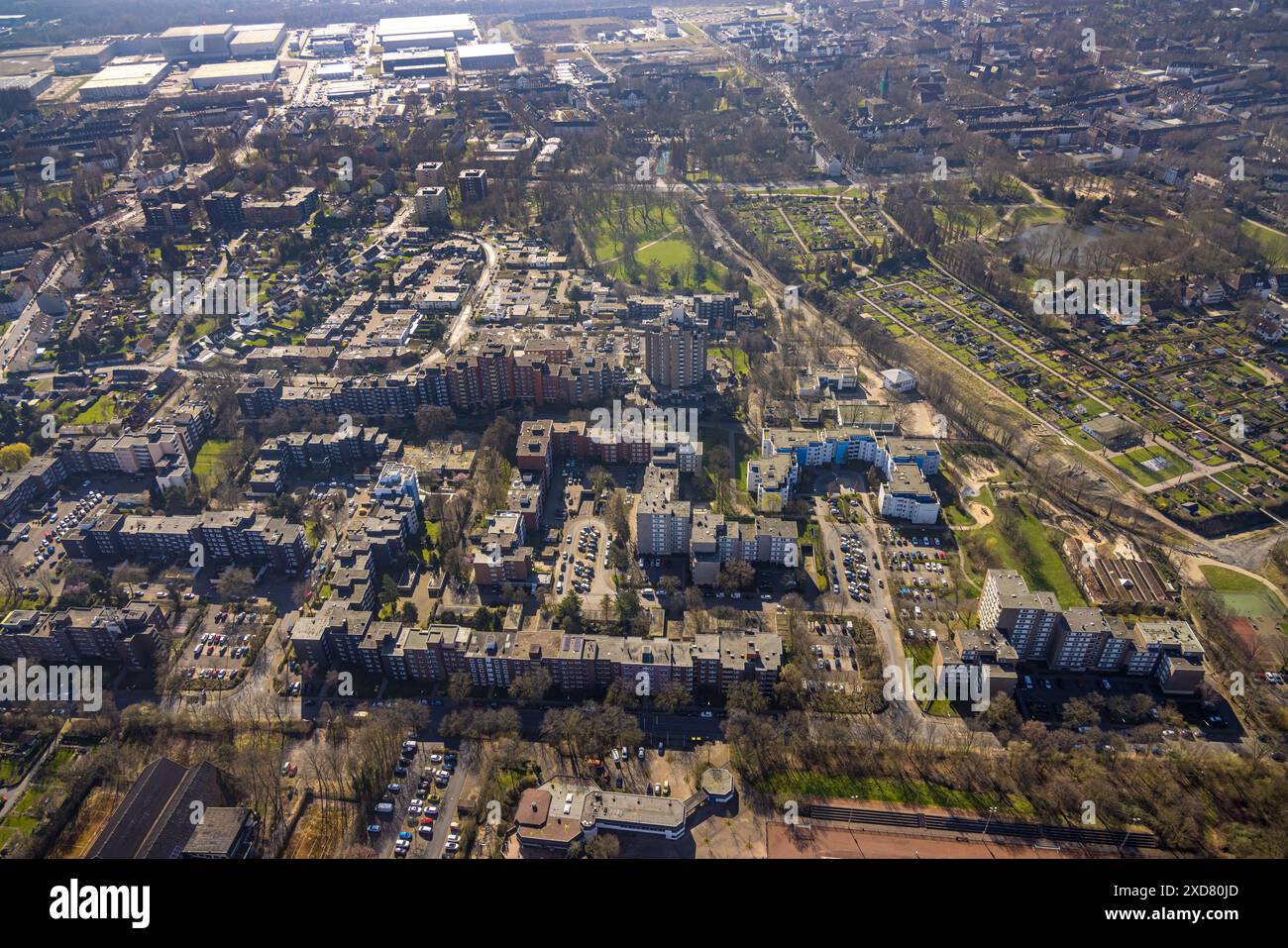 Luftaufnahme, Hochhaussiedlung am Sellmannsbach, Plutostraße und Kopernikusstraße, Schreberggartenverein Bulmker-Erlenkamp e.V., Bulmke- Stockfoto