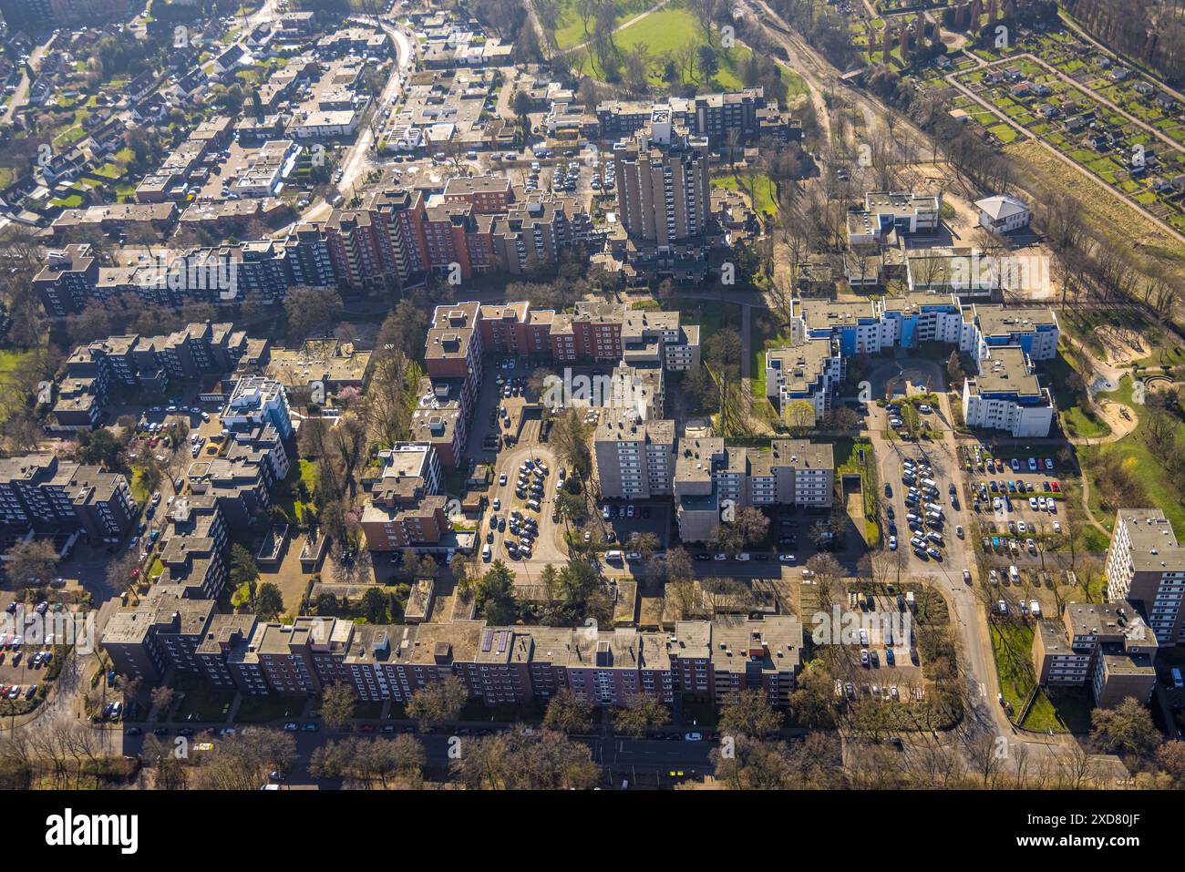 Luftaufnahme, Hochhaussiedlung am Sellmannsbach, Plutostraße und Kopernikusstraße, Schreberggartenverein Bulmker-Erlenkamp e.V., Bulmke- Stockfoto