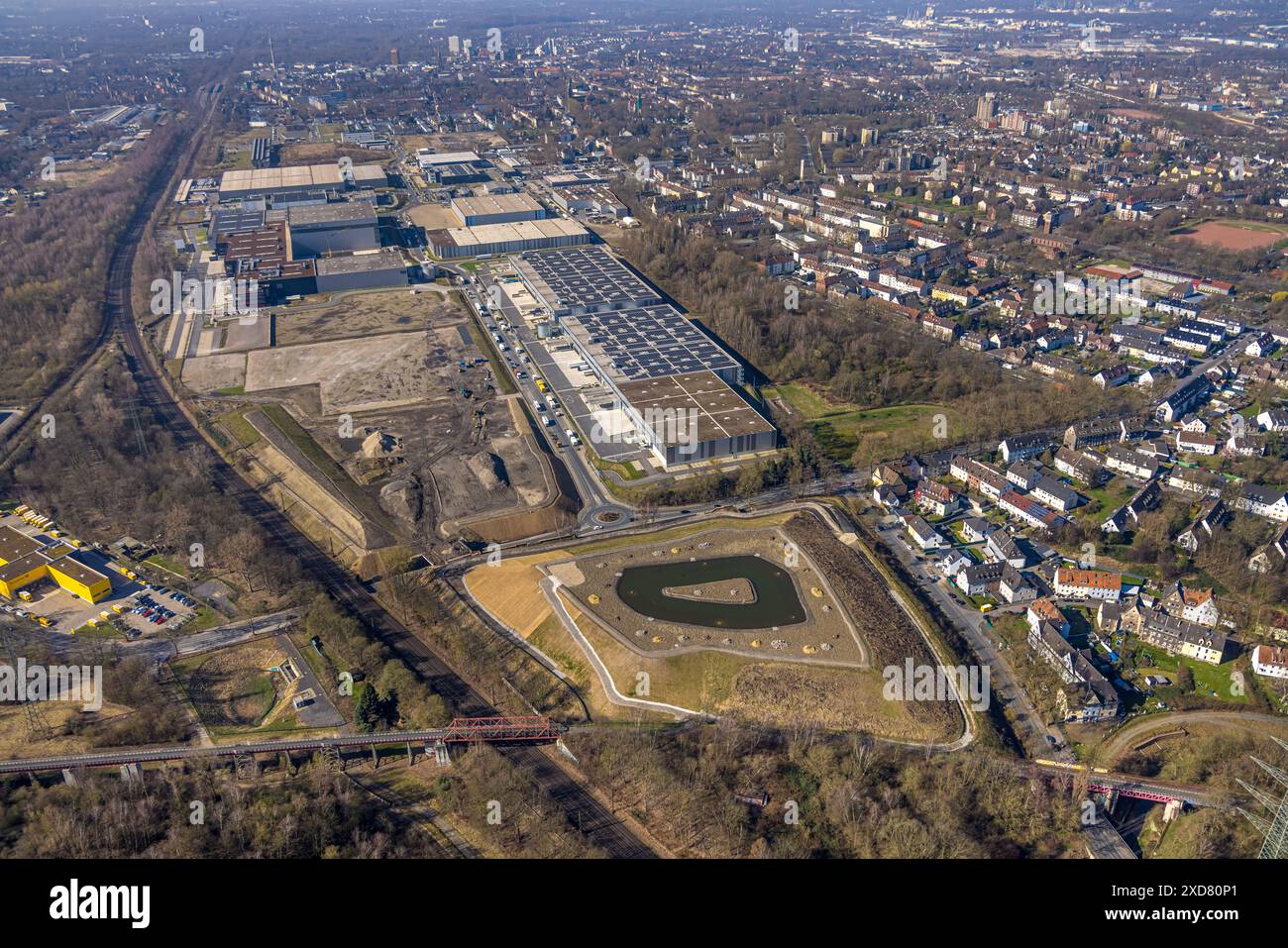 Luftaufnahme, Gewerbepark Schalker Verein, Europastrasse, Teich Ostpreußenstraße, Bulmke-Hüllen, Gelsenkirchen, Ruhrgebiet, Nordrhein-Westfalen Stockfoto