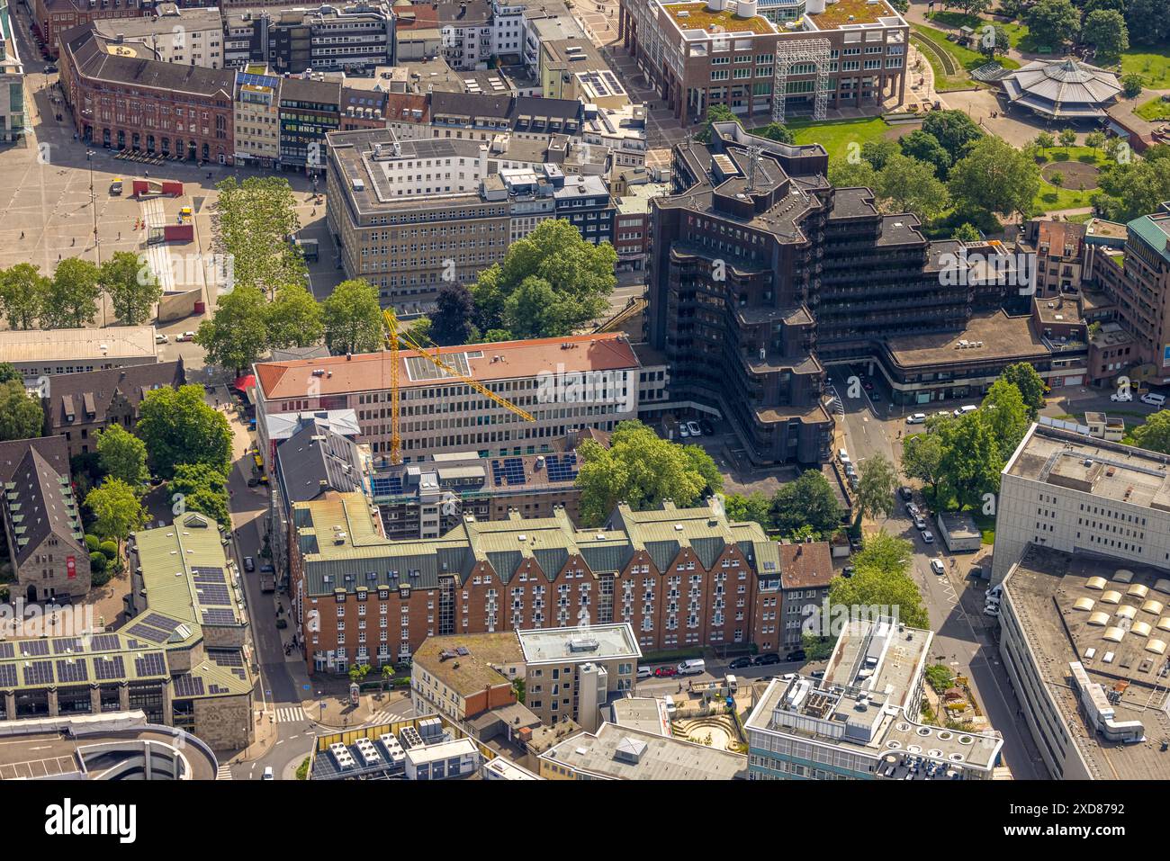 Luftbild, Baustelle an der MVZ Hansaklinik, Sparda-Bank Filiale Dortmund und Gebäude der Commerzbank am Hansaplatz, Dortmund, Ruhrgebiet, Nordrhein-W Stockfoto