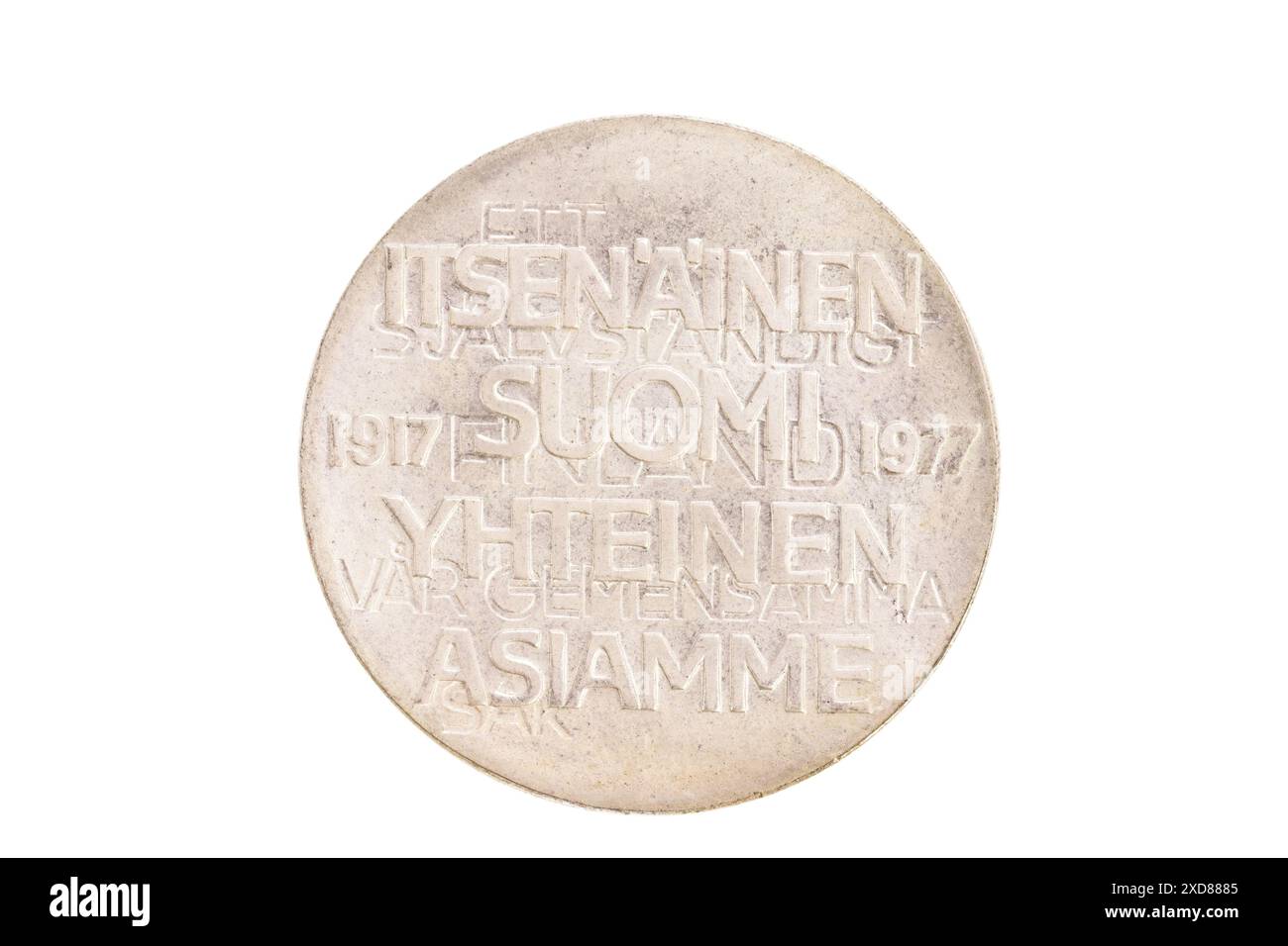 Nahaufnahme der Rückseite der 10-Mark-Gedenkmünze des 60-jährigen unabhängigen Finnlands, geprägt 1977. Stockfoto