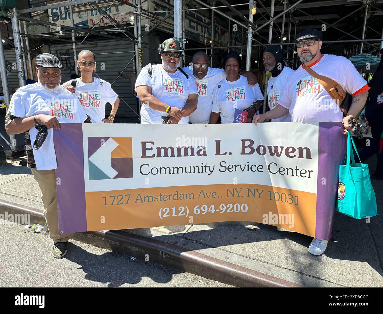 New York, N.Y. - 15. Juni 2024: Teilnehmer an der 31. Jährlichen Harlem Juneteenth Celebration Parade, die von Masjid Malcom Shabazz organisiert wird. Juneteenth ist ein Bundesfeiertag, an dem das Ende der Sklaverei in den Vereinigten Staaten am 19. Juni 1865 angekündigt wurde, als Generalmajor Gordon Granger am Ende des Amerikanischen Bürgerkriegs die endgültige Durchsetzung der Emanzipationsproklamation in Texas anordnete. Stockfoto