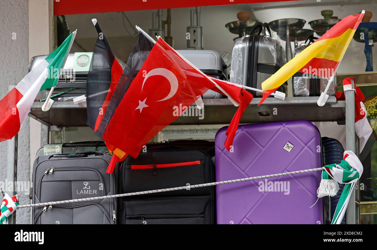 14.06.2024 Fahnen Flaggen von teilnehmenden Nationen Nationalmannschaften bei der Euro 2024 Fußball Europameisterschaft (Foto: Peter Henrich) Stockfoto