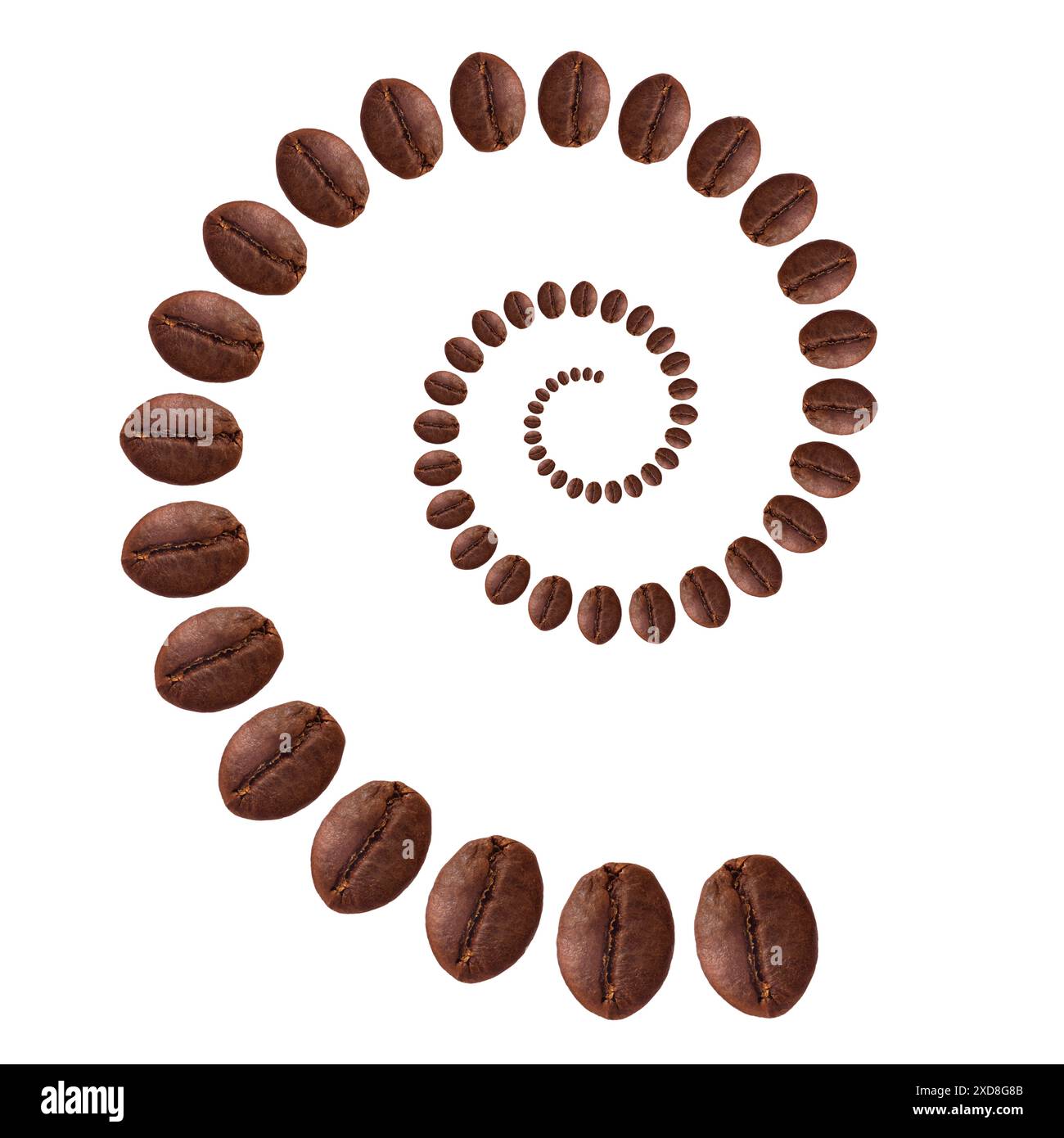 Spirale aus Kaffeebohnen und isoliert auf weißem Hintergrund Stockfoto