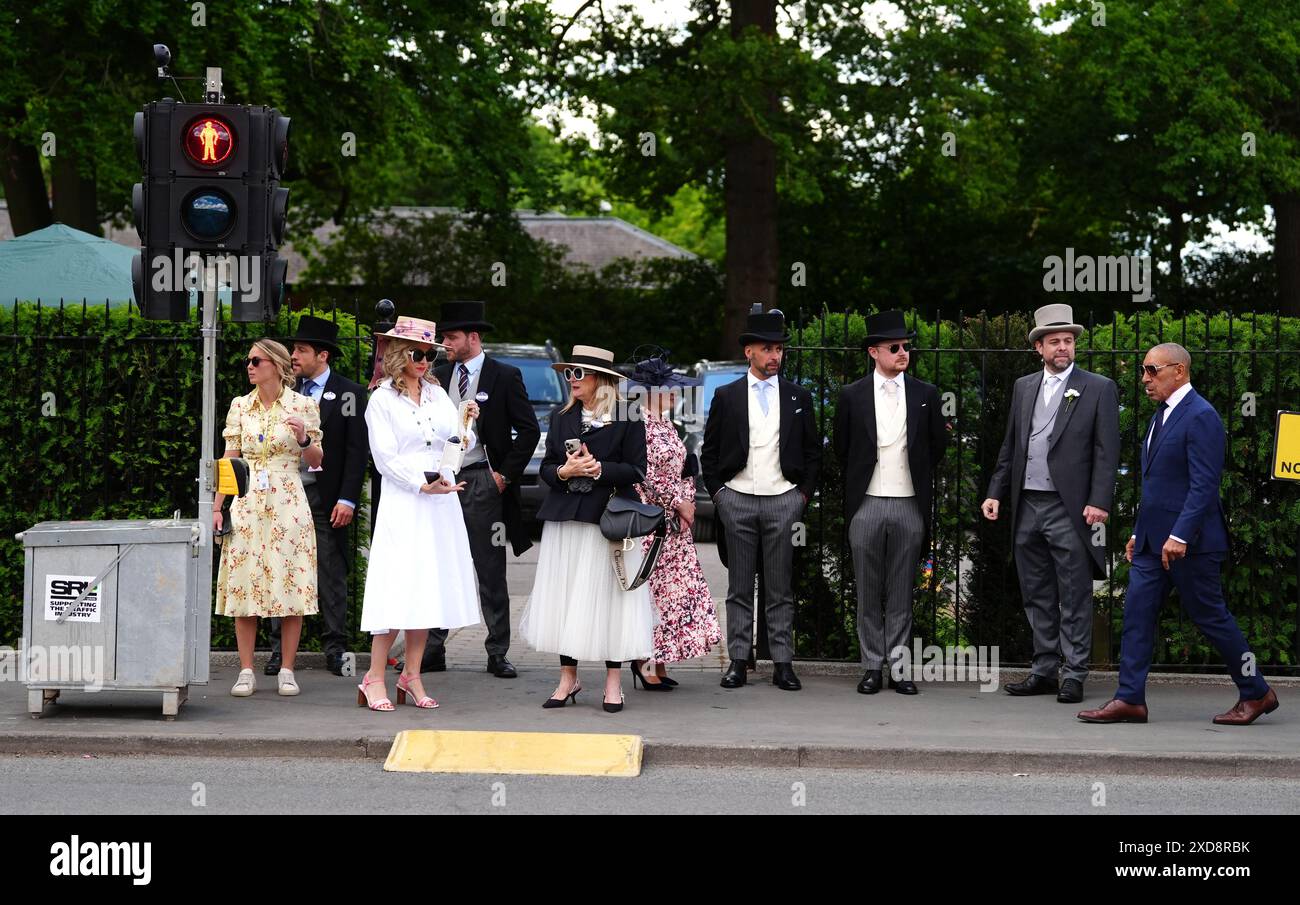 Rennfahrer am vierten Tag von Royal Ascot auf der Ascot Racecourse, Berkshire. Bilddatum: Freitag, 21. Juni 2024. Stockfoto