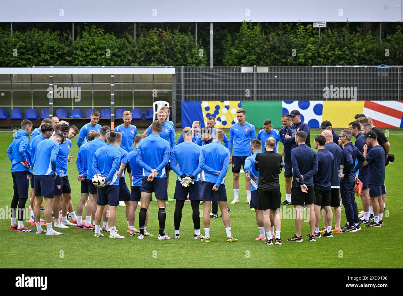 Norderstedt, Deutschland. Juni 2024. Die tschechische Fußballnationalmannschaft trainiert vor dem Spiel der Gruppe F gegen Georgien im Rahmen der Fußball-Europameisterschaft in Norderstedt, Deutschland, 21. Juni 2024. Quelle: VIT Simanek/CTK Photo/Alamy Live News Stockfoto