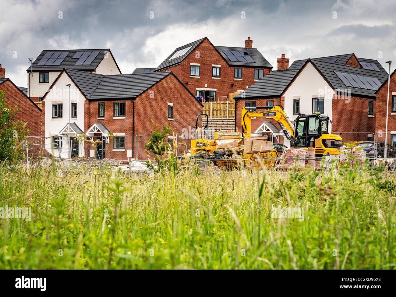 Neue Wohnimmobilien-Entwicklung greifen auf das Greenfield-Gelände in der Nähe von Worcester, Großbritannien, ein Stockfoto