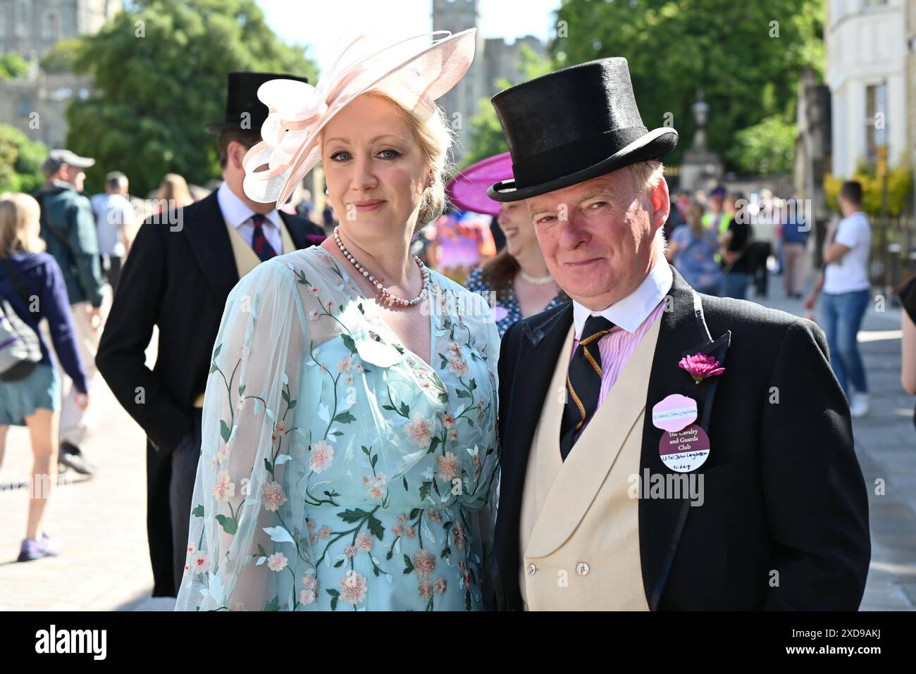 Ladies and Gents verlassen Windsor am frühen Freitagmorgen, um am 4. Tag Royal Ascot zu besuchen. Sie freuen sich auf die königliche Prozession, die von König und Königin angeführt wird Stockfoto