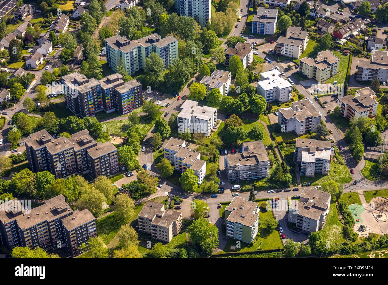 Luftaufnahme, Wohnhochhaus Musikersiedlung, Mozartstraße, Hohenlimburg, Hagen, Ruhrgebiet, Nordrhein-Westfalen, Deutschland, Hochhaus Bu Stockfoto