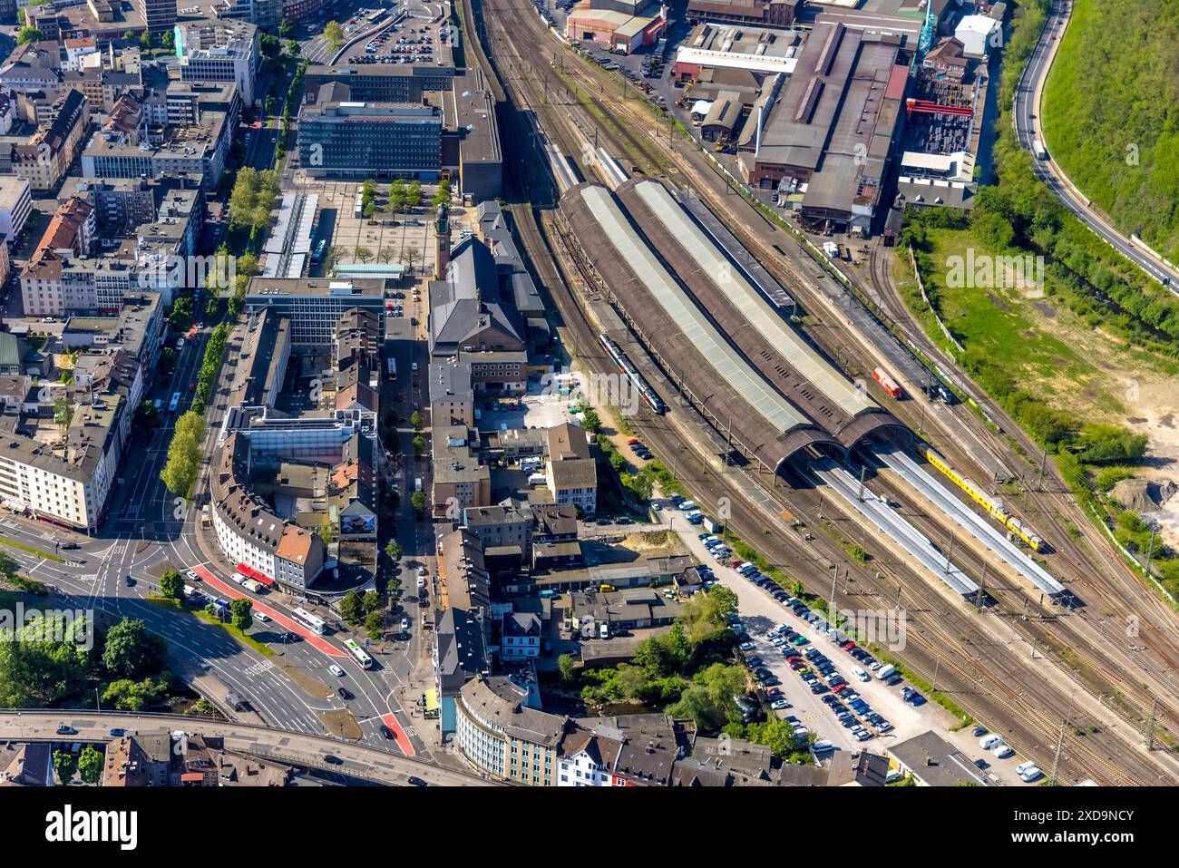 Luftaufnahme, Hagen Hauptbahnhof und Bahnsteige, Deutsche Bahn AG, Zentrum, Hagen, Ruhrgebiet, Nordrhein-Westfalen, Deutschland, Luftbild, Centra Stockfoto