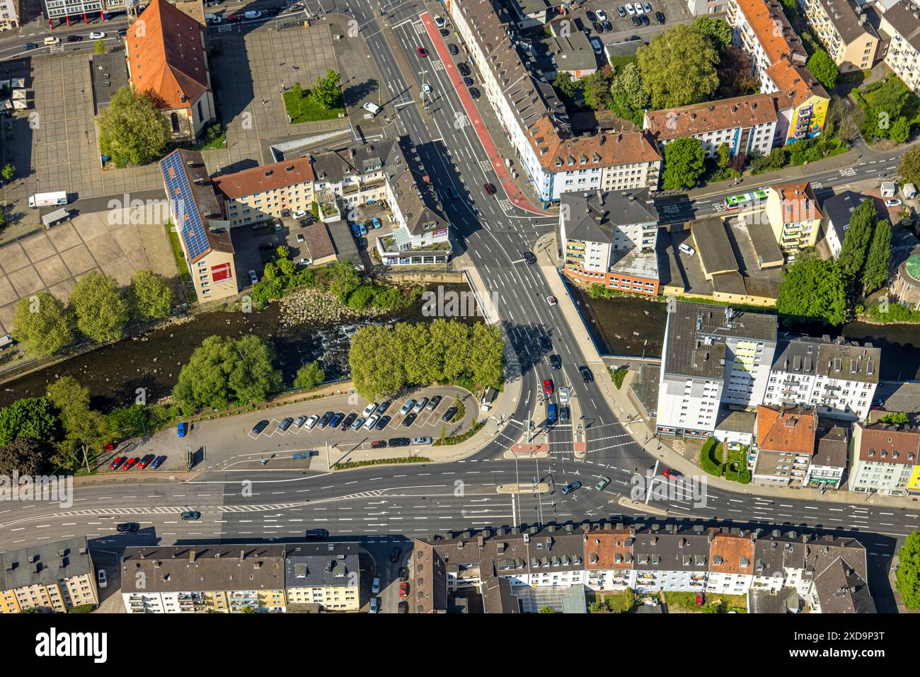 Luftaufnahme, Wohngebiet an der Simson-Cohen-Brücke über die Volme, Kreuzung Märkischer Ring und Volmestraße B54, Mittelstadt, Stockfoto