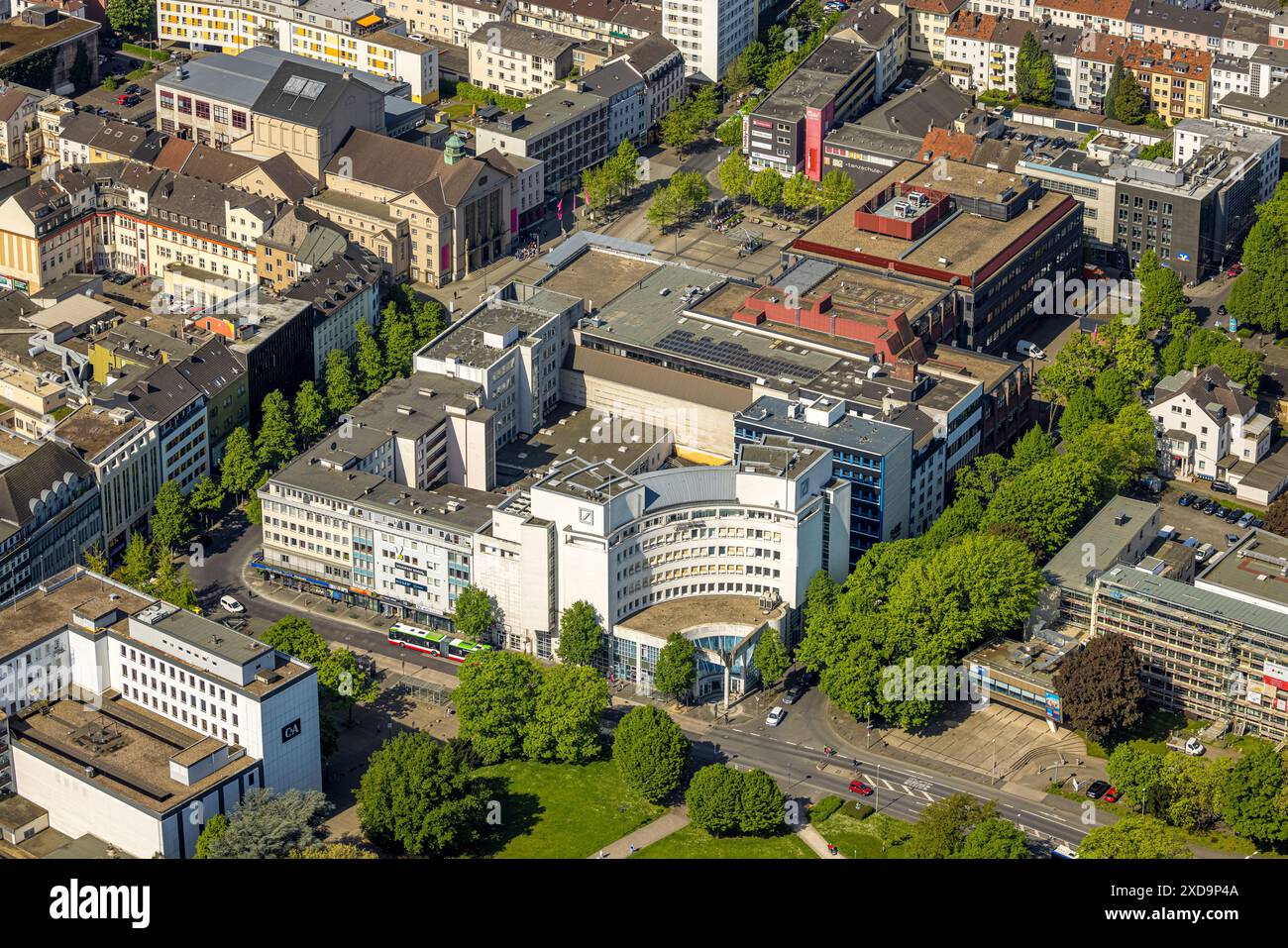 Aus der Vogelperspektive, Stadtzentrum, Deutsche Bank, Hans im Glück - Theater Karree, SAXX Hotel am Theater Karree und Theaterplatz, Zentrum, Hagen, Ruhrgebiet Stockfoto