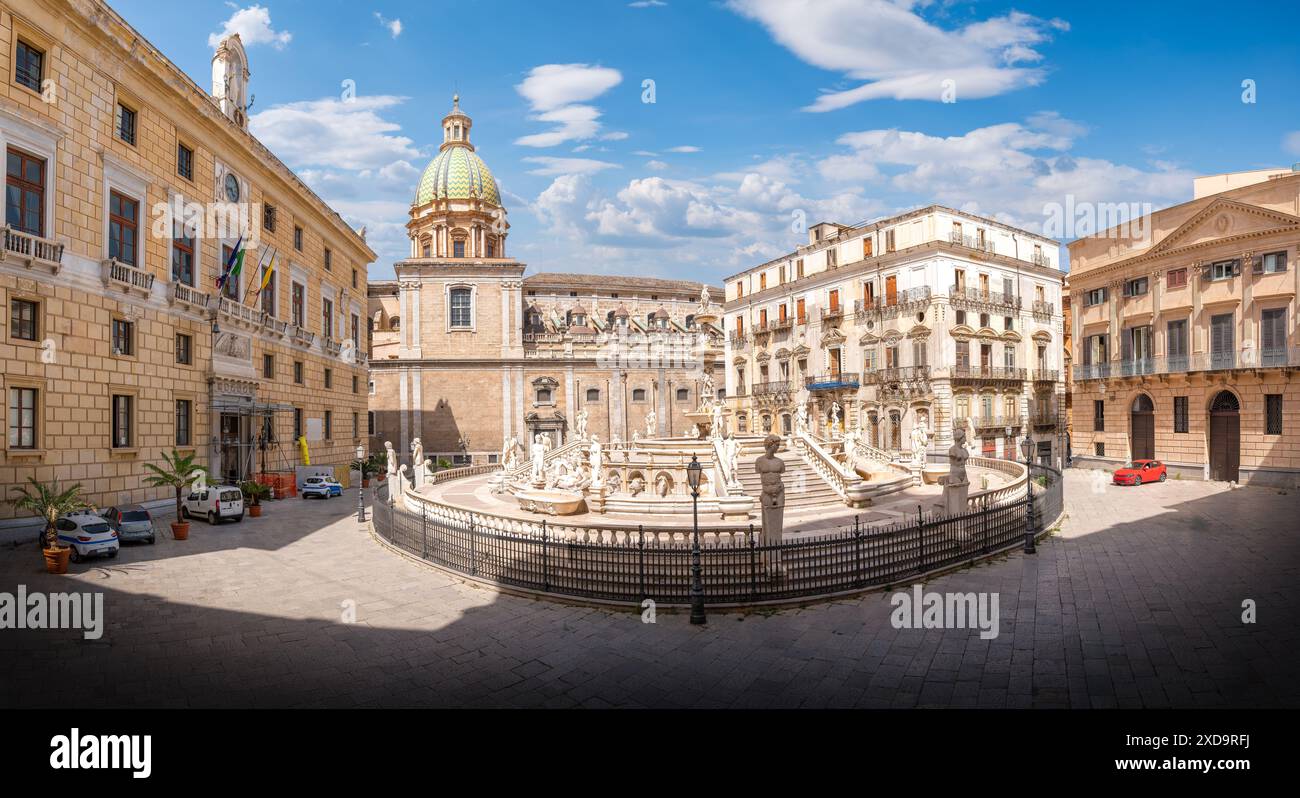 Atemberaubende Piazza Pretoria in Palermo, Italien, mit seiner barocken Architektur und dem historischen Brunnen, ein muss für Reisende und Geschichte en Stockfoto