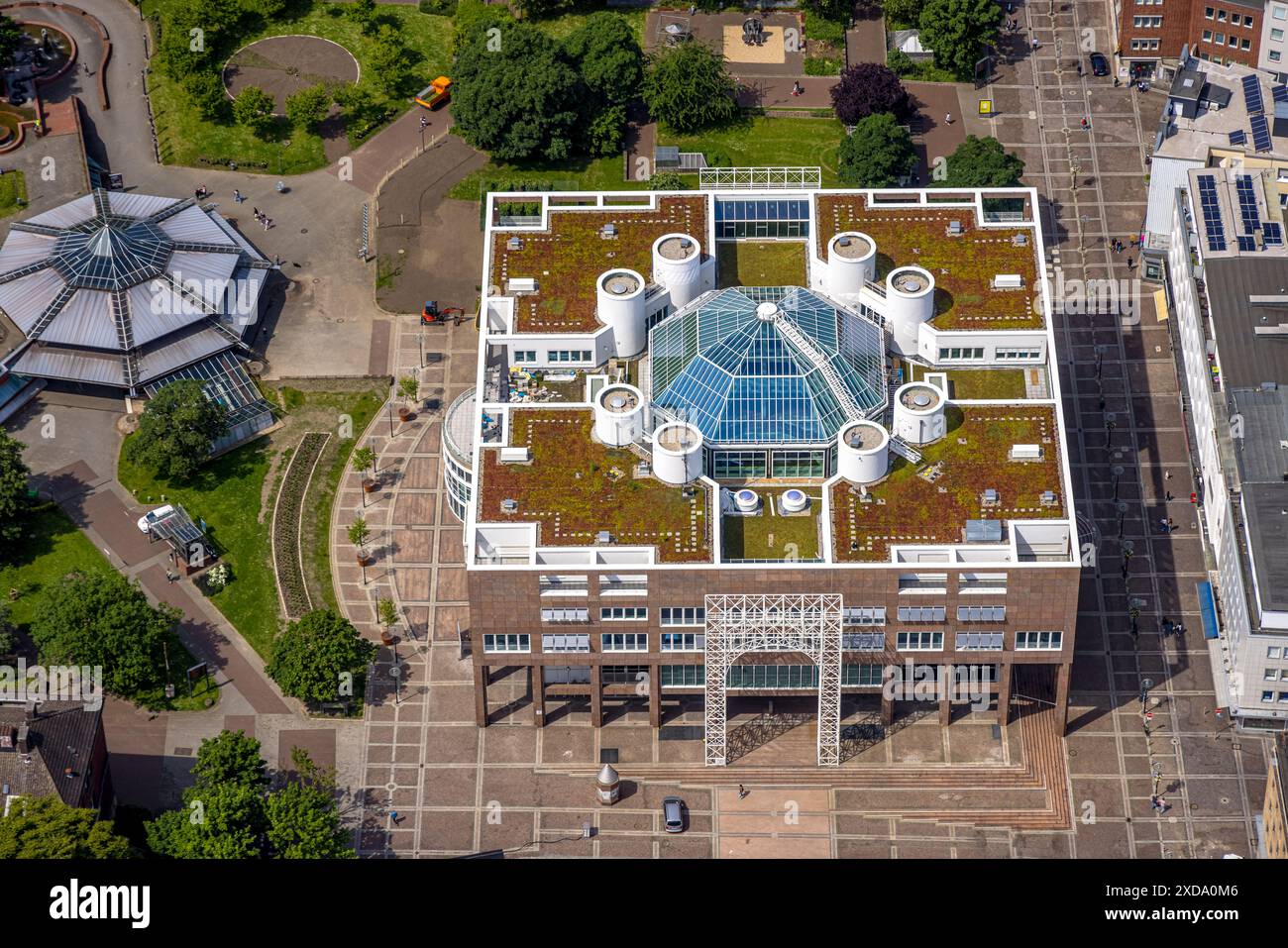 Luftaufnahme, Rathaus und Friedensplatz am Stadtgarten, Rundbau U-Bahn-Station, Stadt, Dortmund, Ruhrgebiet, Nordrhein-Westfalen, Deutschland, Ae Stockfoto