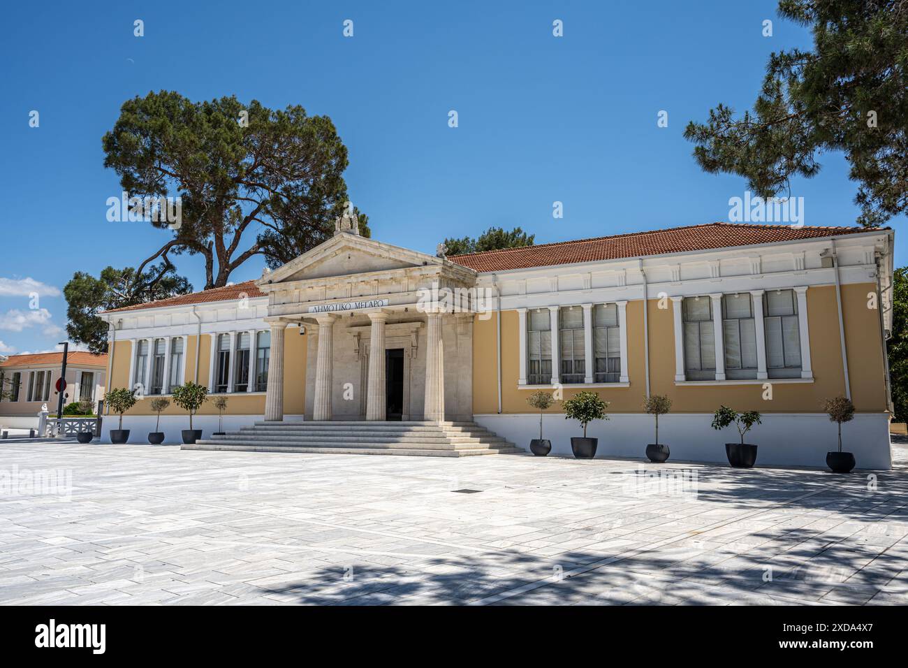 Pafos Rathaus, 28. Oktober Platz, Paphos Altstadt, Zypern Stockfoto