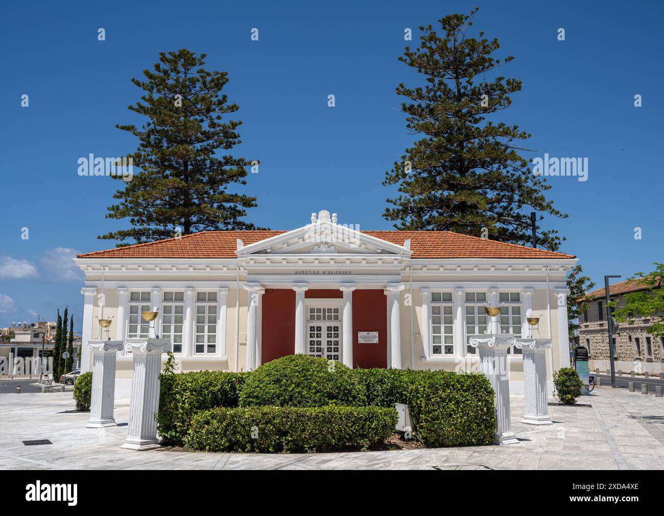 Stadtbibliothek Paphos, Platz am 28. Oktober, Paphos, Zypern Stockfoto