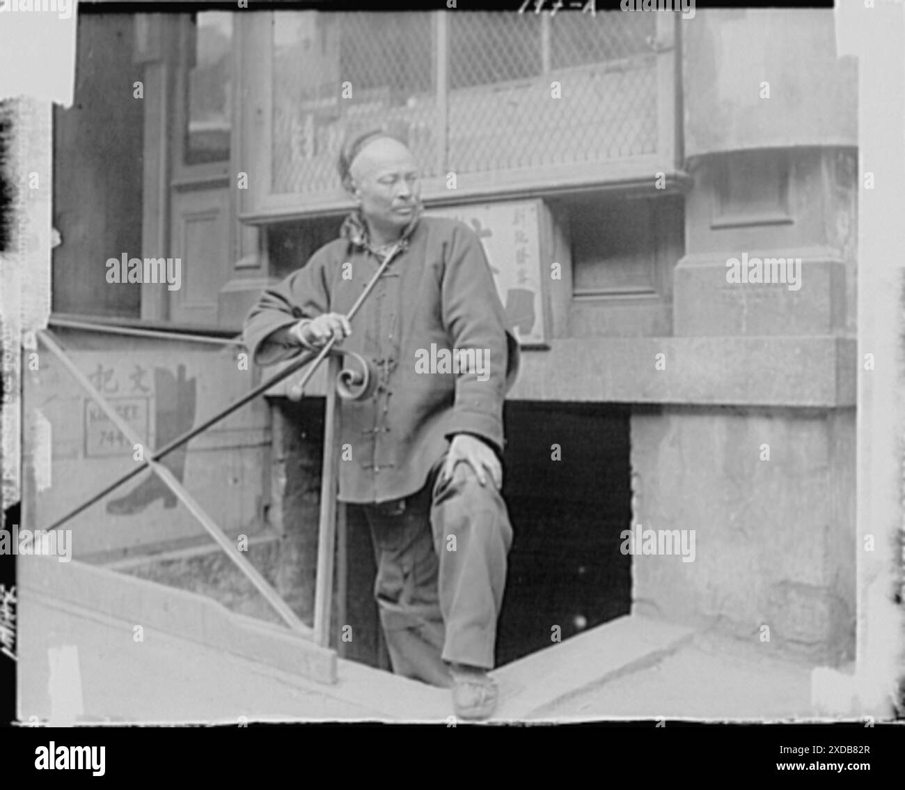 Der Schuhmacher, Chinatown, San Francisco. Genthe Fotosammlung. Stockfoto