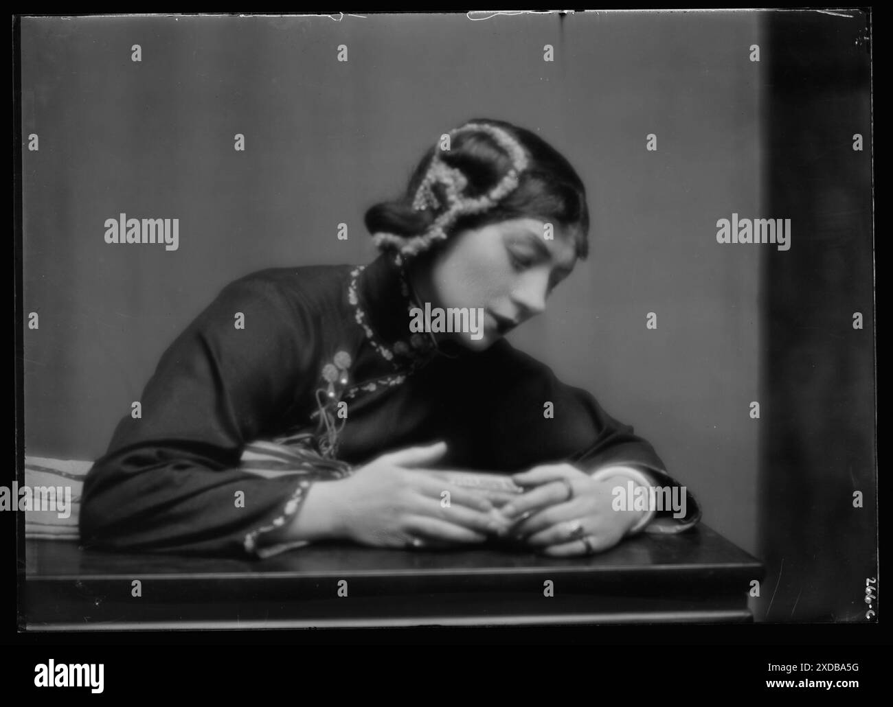 Morland, Saxone, Miss, im Kostüm als Chee Moo für "gelbe Jacke". Genthe Fotosammlung. Stockfoto