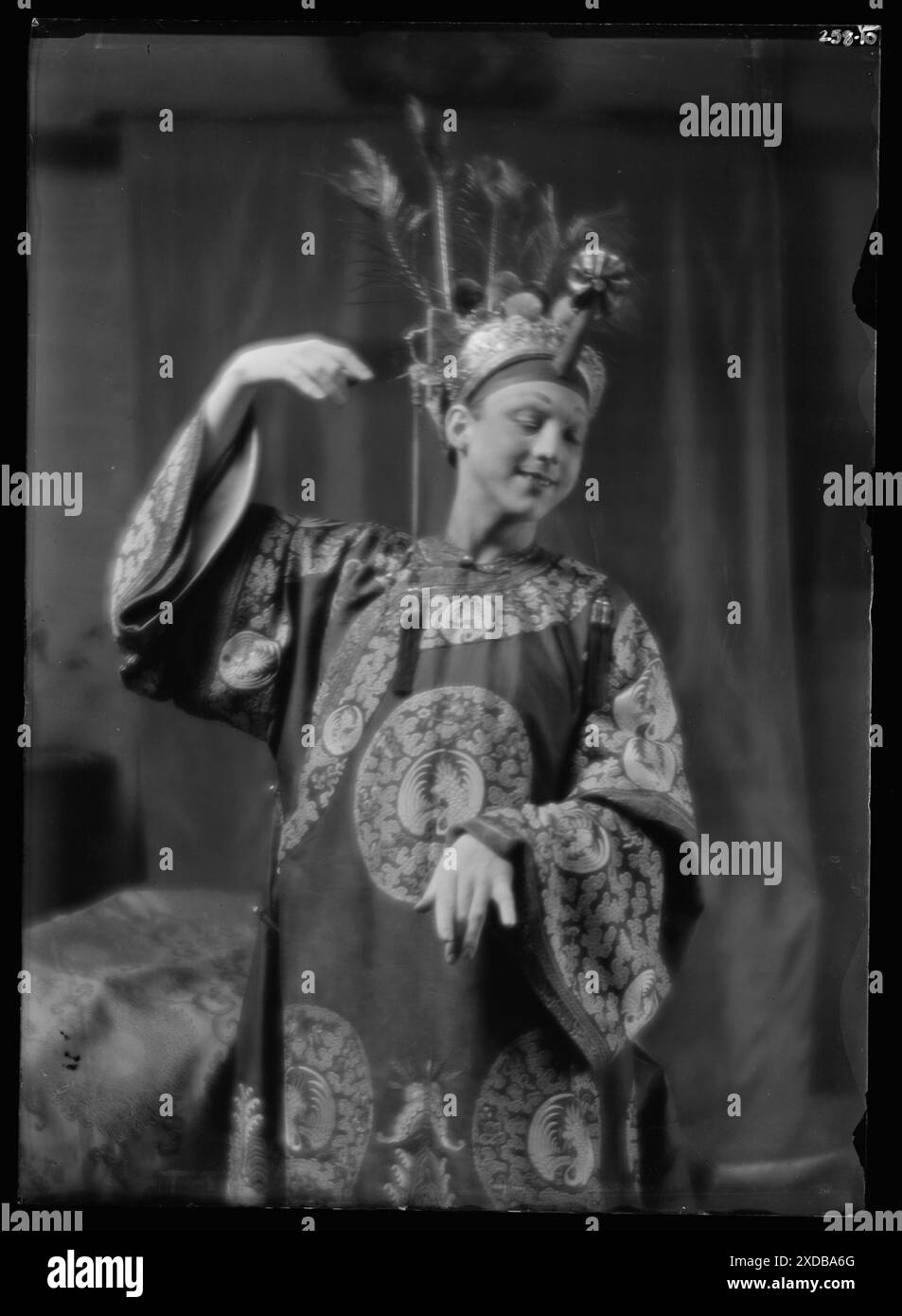 Ladd, Schuyler, im Kostüm für 'gelbe Jacke'. Genthe Fotosammlung. Stockfoto