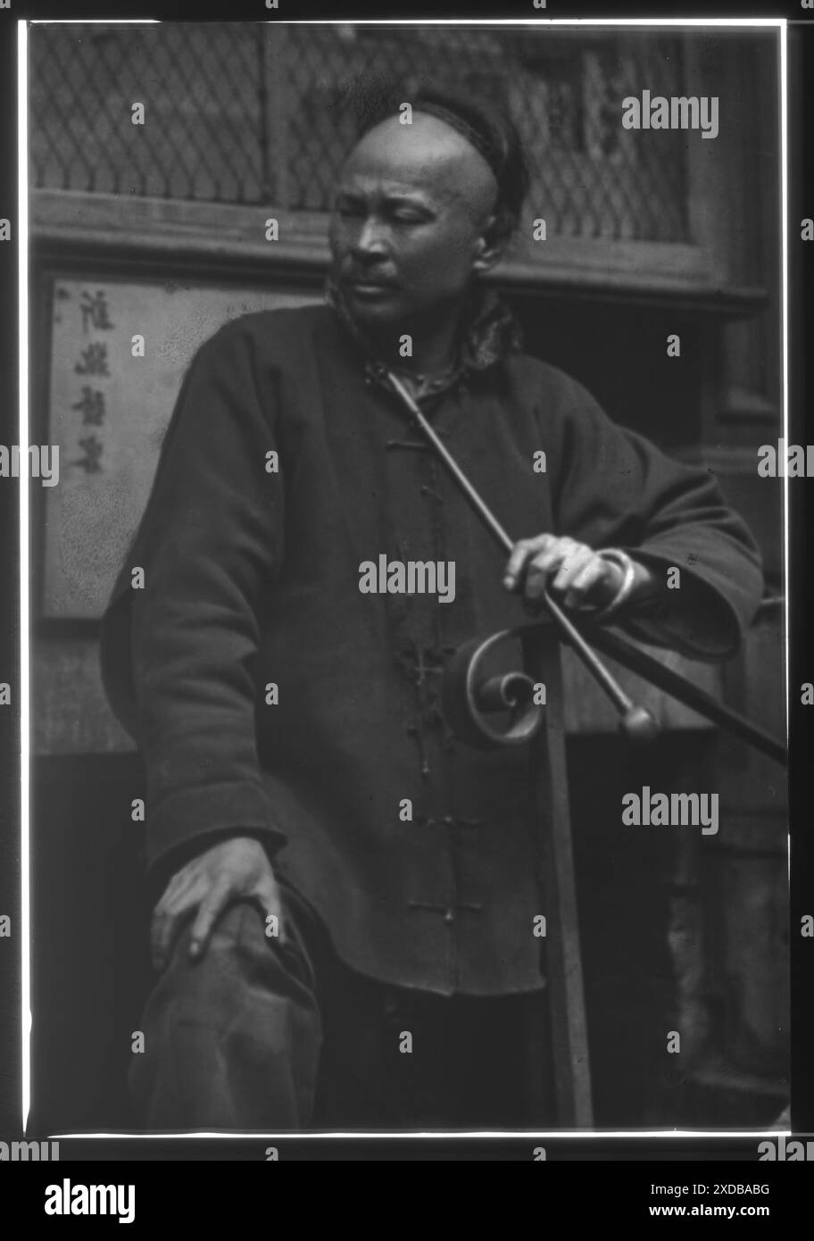 Der Schuhmacher, Chinatown, San Francisco. Genthe Fotosammlung. Stockfoto