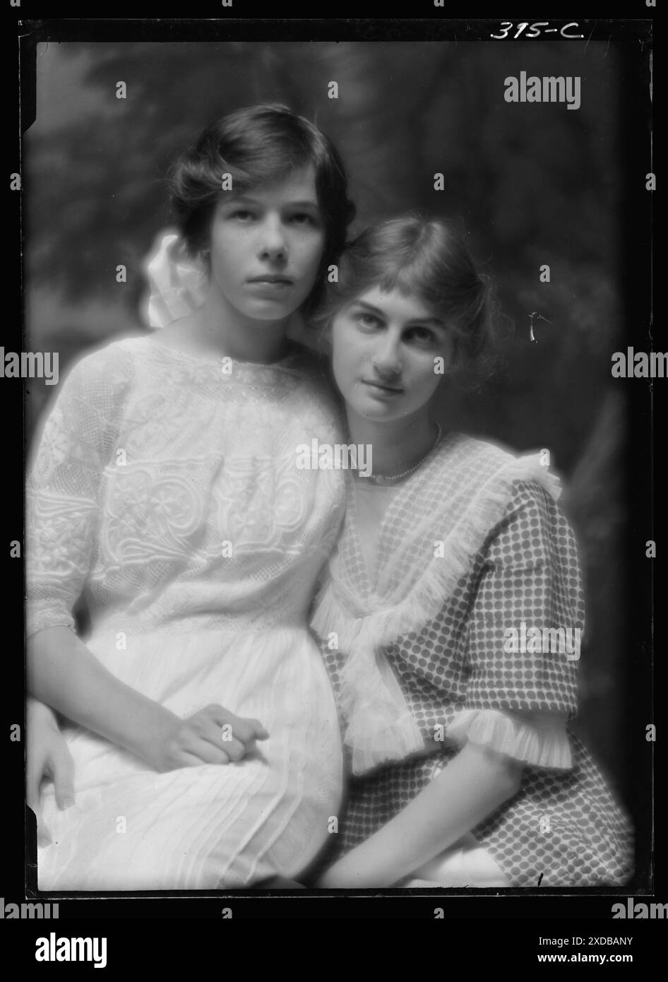 Skinner, Cornelia Otis, Miss und Freund, Porträtfoto. Genthe Fotosammlung. Stockfoto