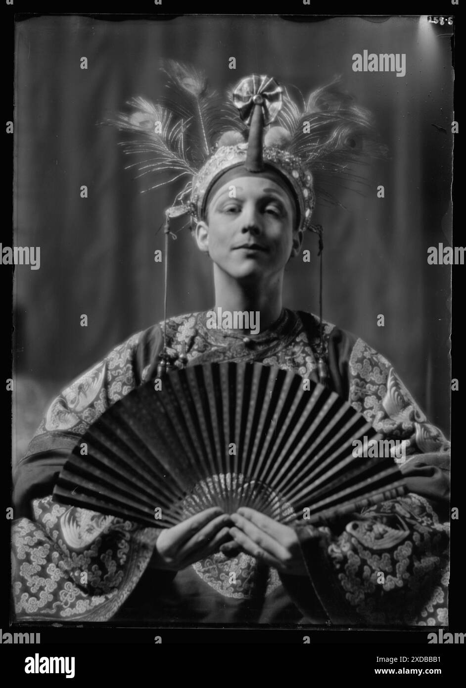 Ladd, Schuyler, im Kostüm für 'gelbe Jacke'. Genthe Fotosammlung. Stockfoto