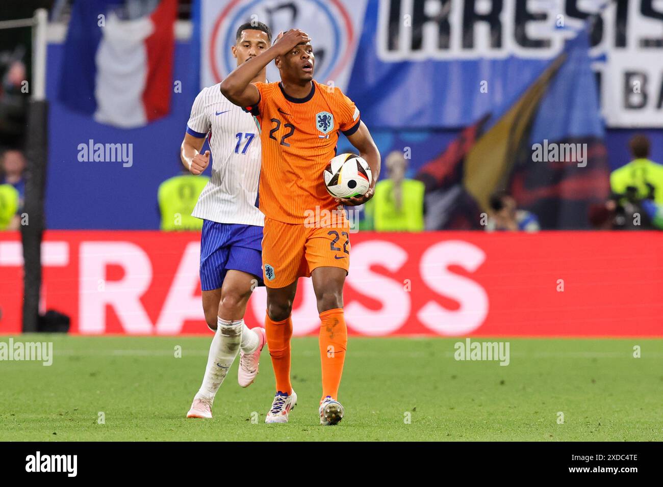 LEIPZIG, DEUTSCHLAND - 21. JUNI: Denzel Dumfries aus den Niederlanden reagiert beim Spiel der Gruppe D - UEFA EURO 2024 zwischen den Niederlanden und Frankreich in der Red Bull Arena am 21. Juni 2024 in Leipzig. (Foto: Peter Lous/BSR Agency) Stockfoto