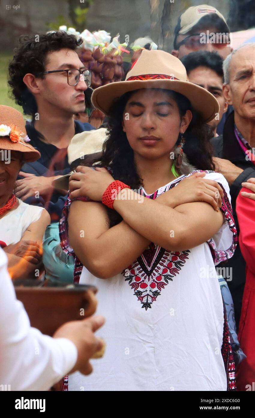 INTI RAYMI QUITO QUITO, Freitag, 21. Juni 2024 Zeremonie des Beginns der Inty Raymi, in Ecuador, von Universitäten und mehreren sozialen Gruppen, im Park der Ãrbolito, nördliches Zentrum der Hauptstadt Fotos Quito Pichincha Ecuado ACE INTI RAYMI QUITO 1d6632234e82ac9d91d8a350887c80dd Copyright: XENRIQUEZx Stockfoto