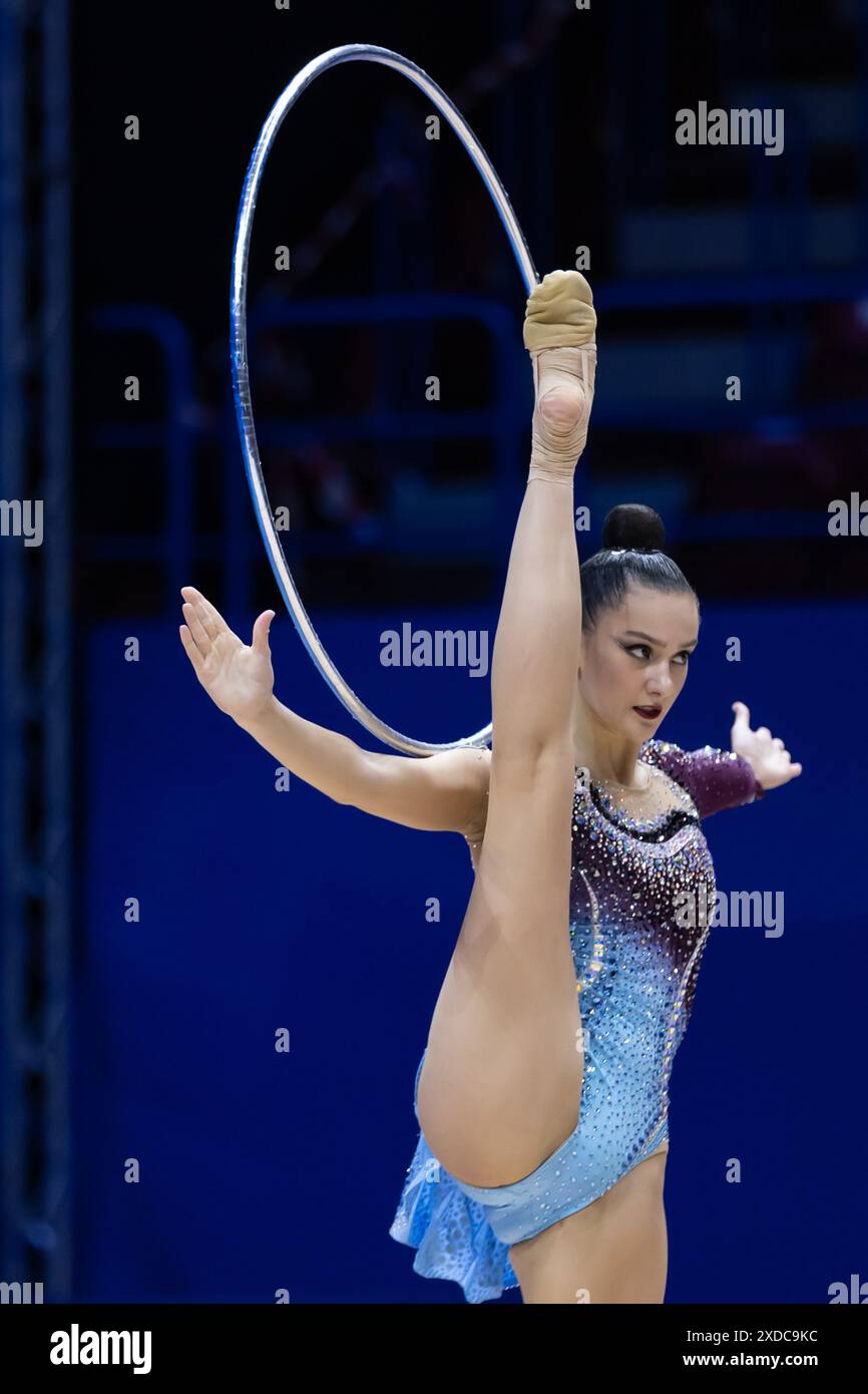 HARNASKO Alina (BLR) während der FIG Rhythmic Gymnastics World Cup, am 21. Juni 2024 im Unipol Forum, Mailand, während der Rhythmic Gymnastic World Cup 2024 - Einzelreifen und Ball, Gymnastik in Assago, Italien, 21. Juni 2024 Stockfoto