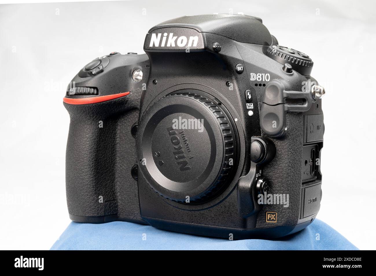 8 Jahre alte gebrauchte Nikon D810 DSLR-Kamera Stockfoto