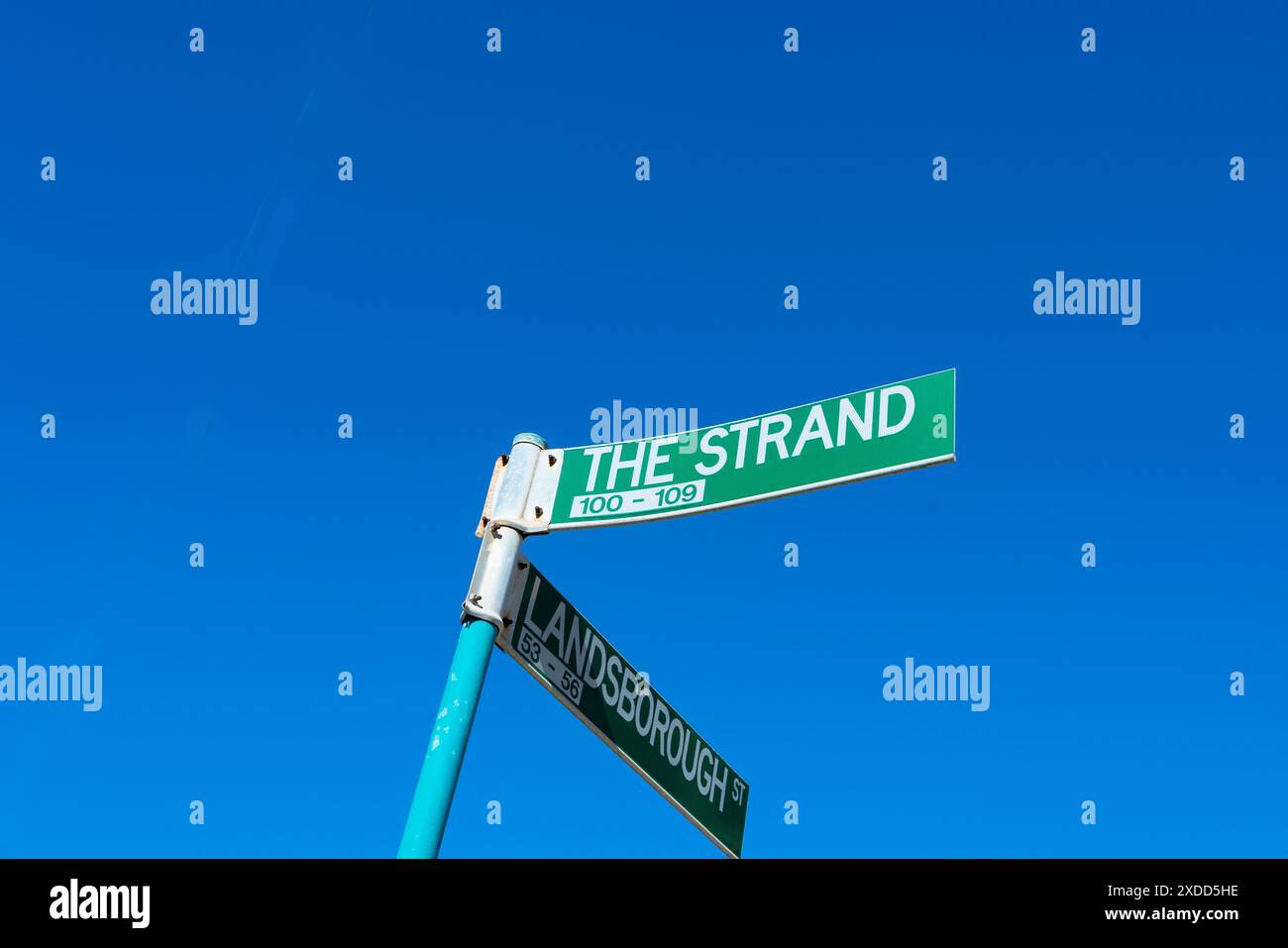 Namensschild für The Strand mit blauem Himmel, Townsville, Far North Queensland, FNQ, QLD, Australien Stockfoto