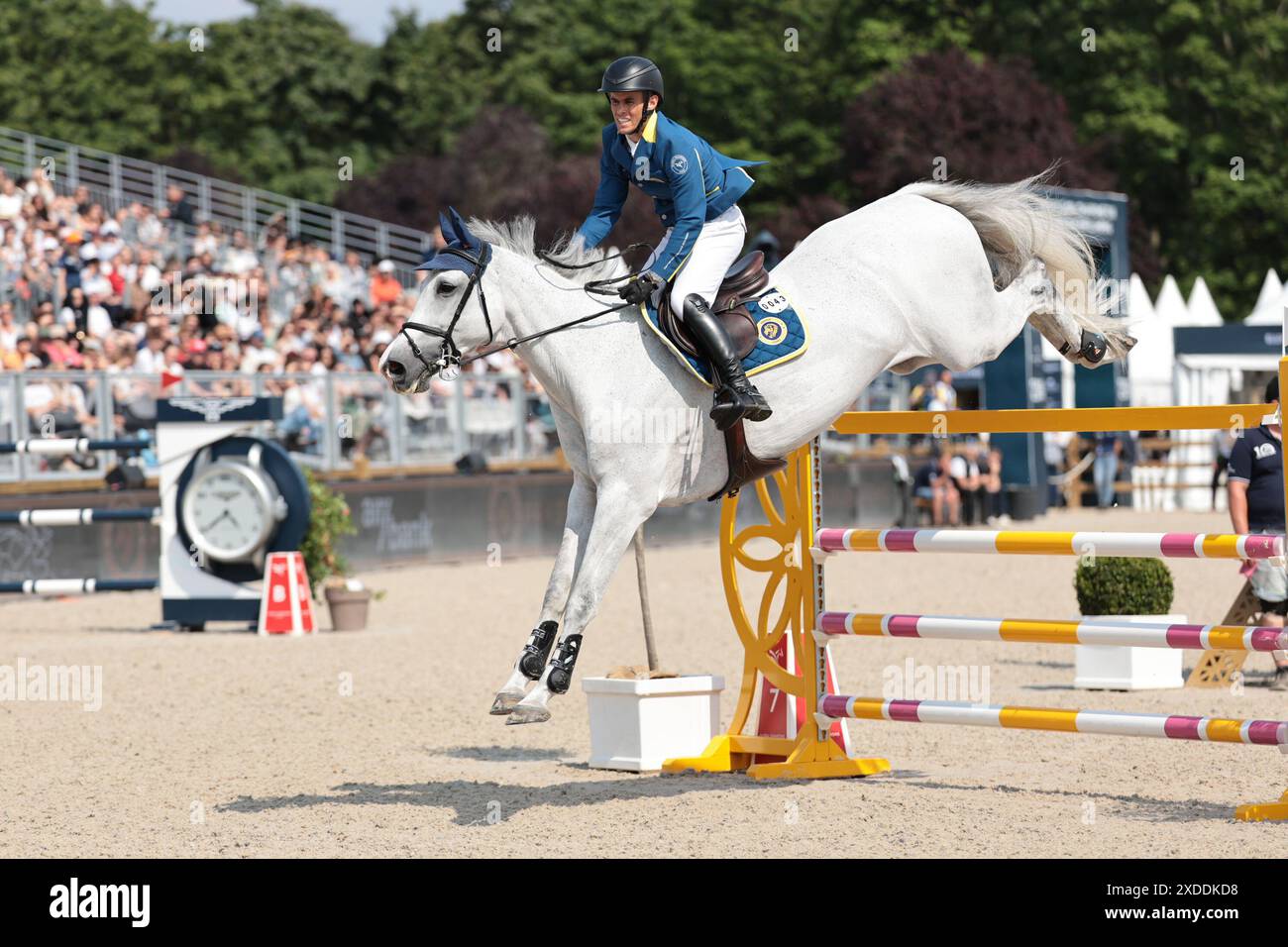 Fernando Martinez Sommer von Mexiko mit Lady van de Haarterhoeve während des Prix Turkish Airlines CSI5* Springturniers beim Longines Paris Eiffel Jumping am 21. Juni 2024 in Paris, Frankreich (Foto: Maxime David - MXIMD Pictures) Stockfoto