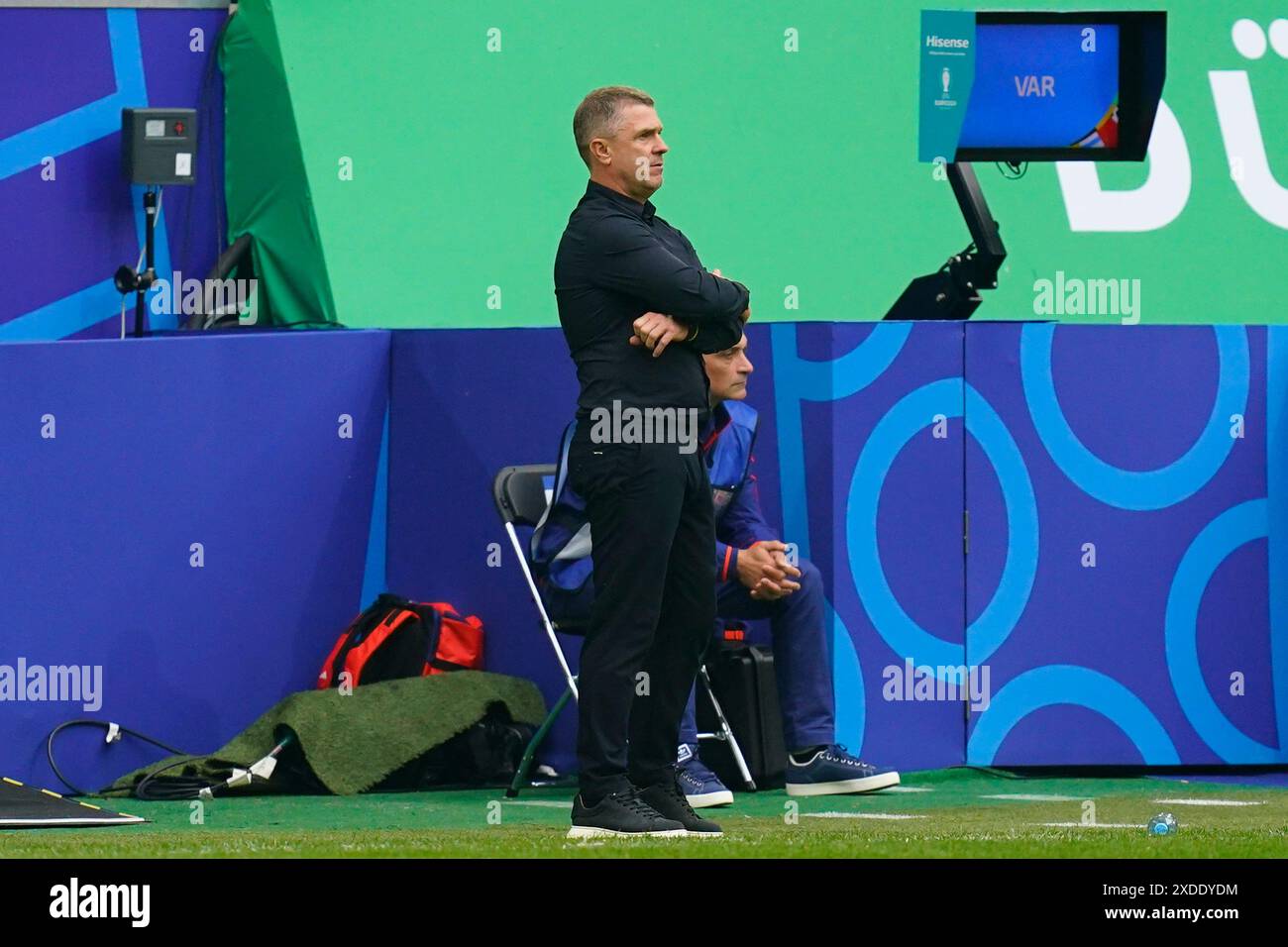 Düsseldorf, Deutschland. Juni 2024. Der ukrainische Cheftrainer Serhiy Rebrov spielte am 21. Juni 2024 in der Merkur Spiel-Arena in Düsseldorf während des UEFA Euro 2024-Spiels zwischen der Slowakei und der Ukraine, Gruppe E Datum 2. (Foto: Sergio Ruiz/PRESSINPHOTO) Credit: PRESSINPHOTO SPORTS AGENCY/Alamy Live News Stockfoto