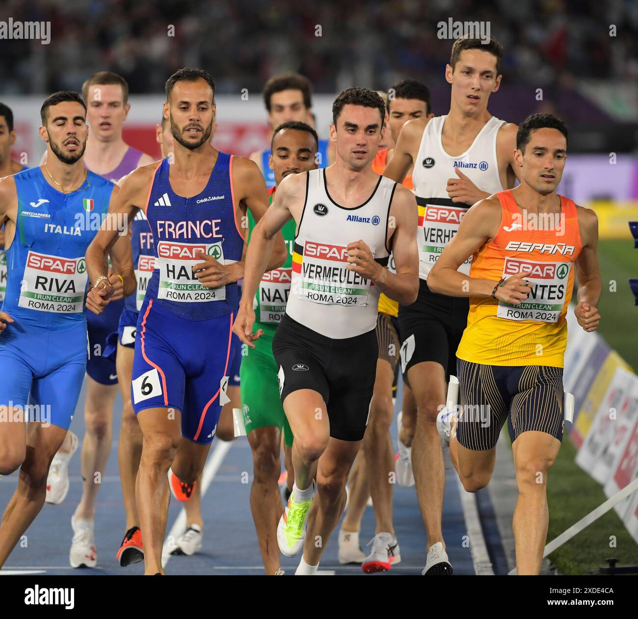 Jochem Vermeulen (Belgien) und Ignacio Fontes (Spanien) im 1500-m-Finale der Männer bei den Leichtathletik-Europameisterschaften, Stadio Olimpico, R. Stockfoto