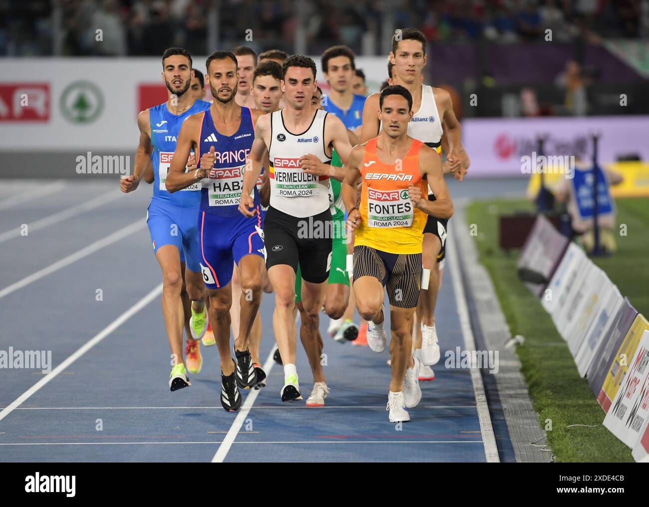 Jochem Vermeulen (Belgien) und Ignacio Fontes (Spanien) im 1500-m-Finale der Männer bei den Leichtathletik-Europameisterschaften, Stadio Olimpico, R. Stockfoto