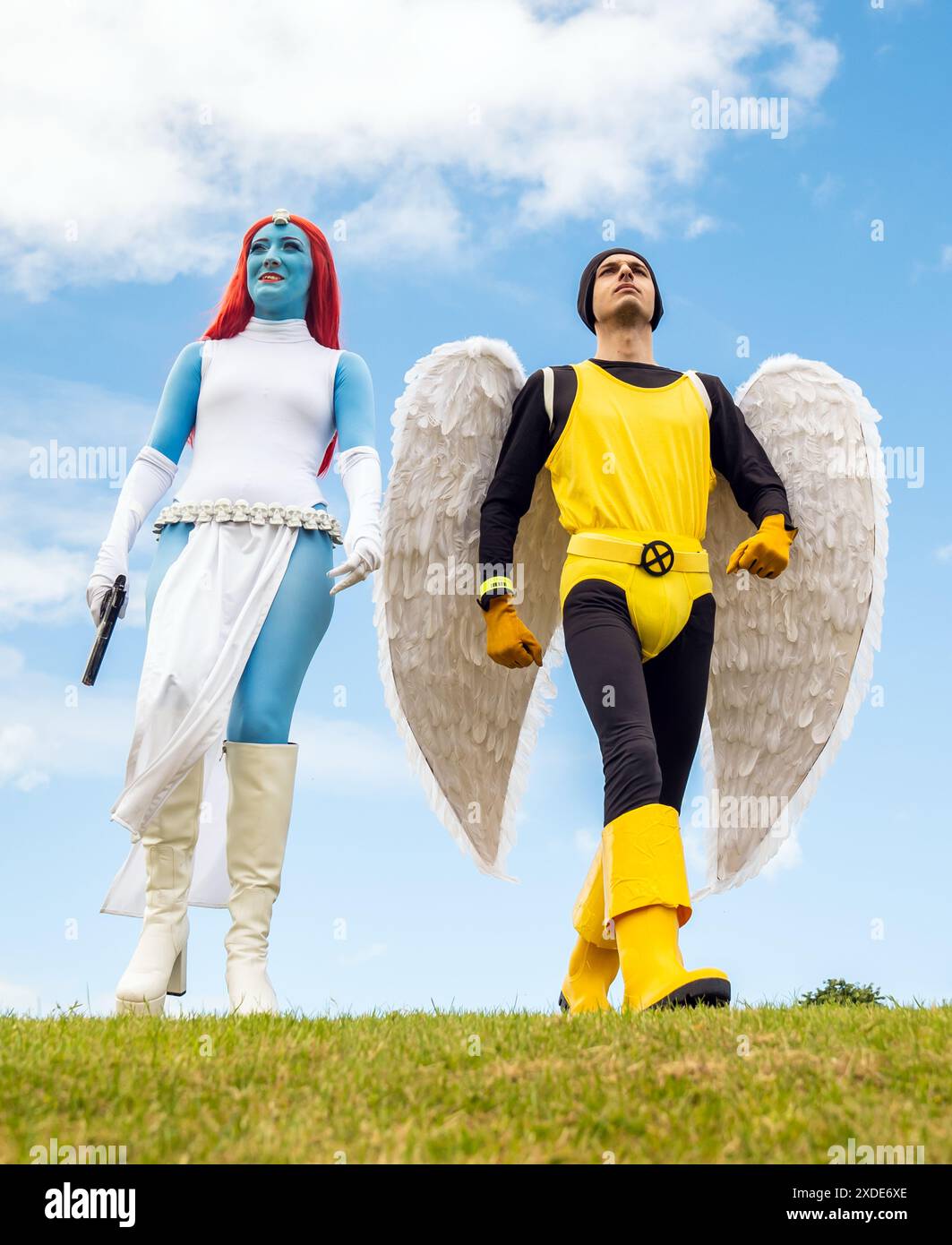 Cosplayer während der Comic Con Yorkshire im Yorkshire Event Centre in Harrogate, Yorkshire. Bilddatum: Samstag, 22. Juni 2024. Stockfoto