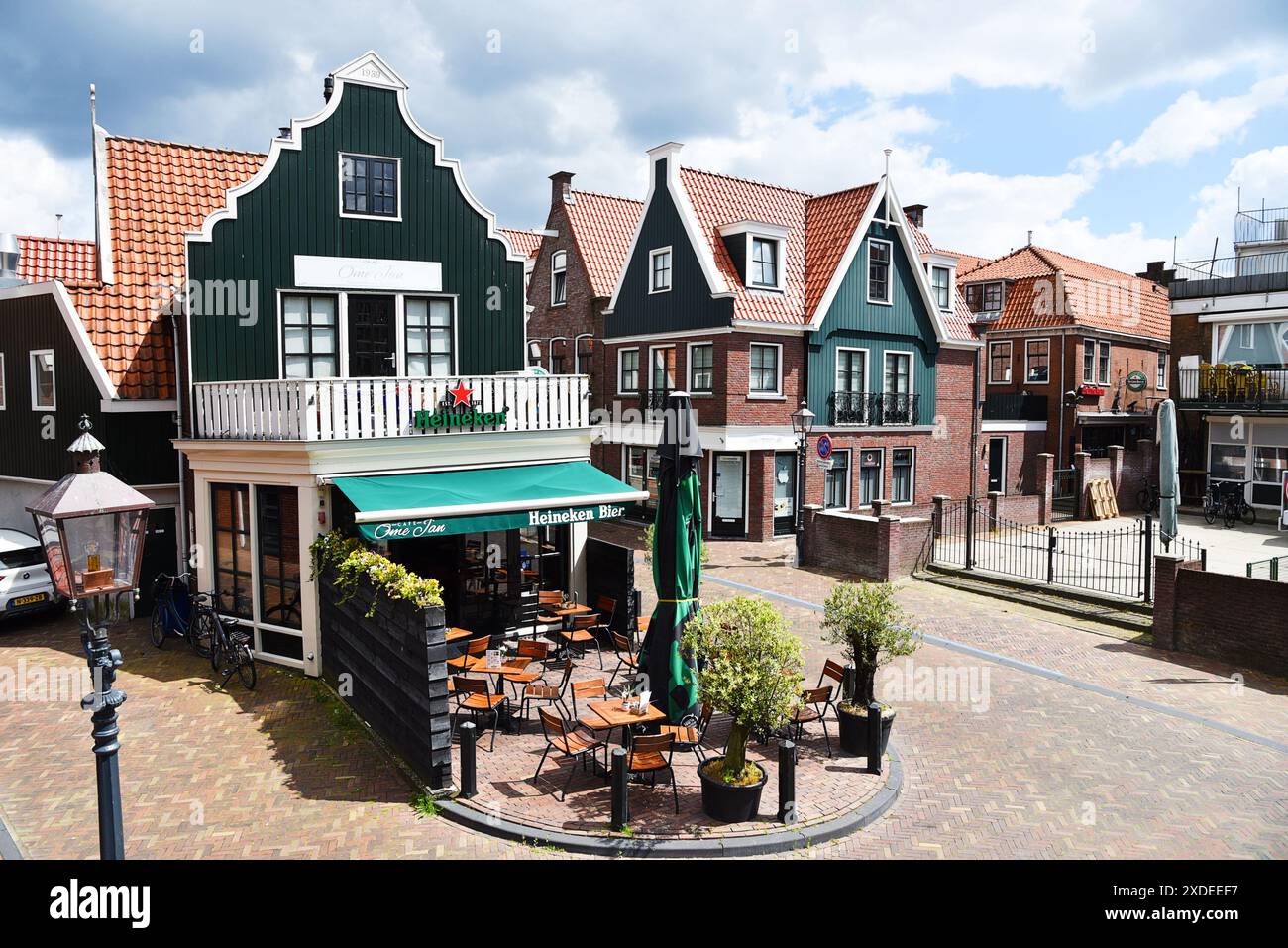 Volendam, Niederlande. Juni 2024. De Dijk in Volendam. Hochwertige Fotos Stockfoto