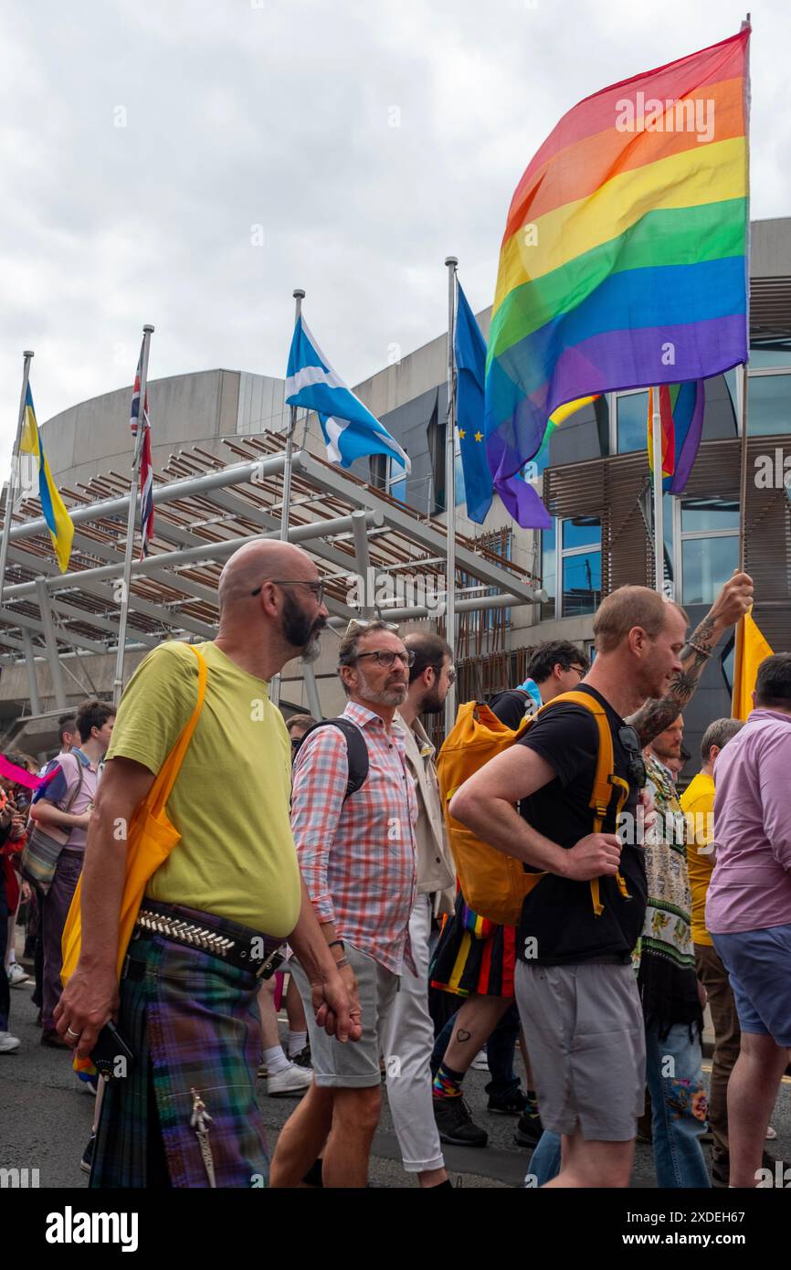 Edinburgh Pride 22. Juni 2024, Edinburgh Scotland, UK. Tausende von Menschen versammeln sich in Edinburgh, um den Pride Month mit einem marsch von Hollywood auf den University Square zu feiern &copy; Credit: Cameron Cormack/Alamy Live News Stockfoto