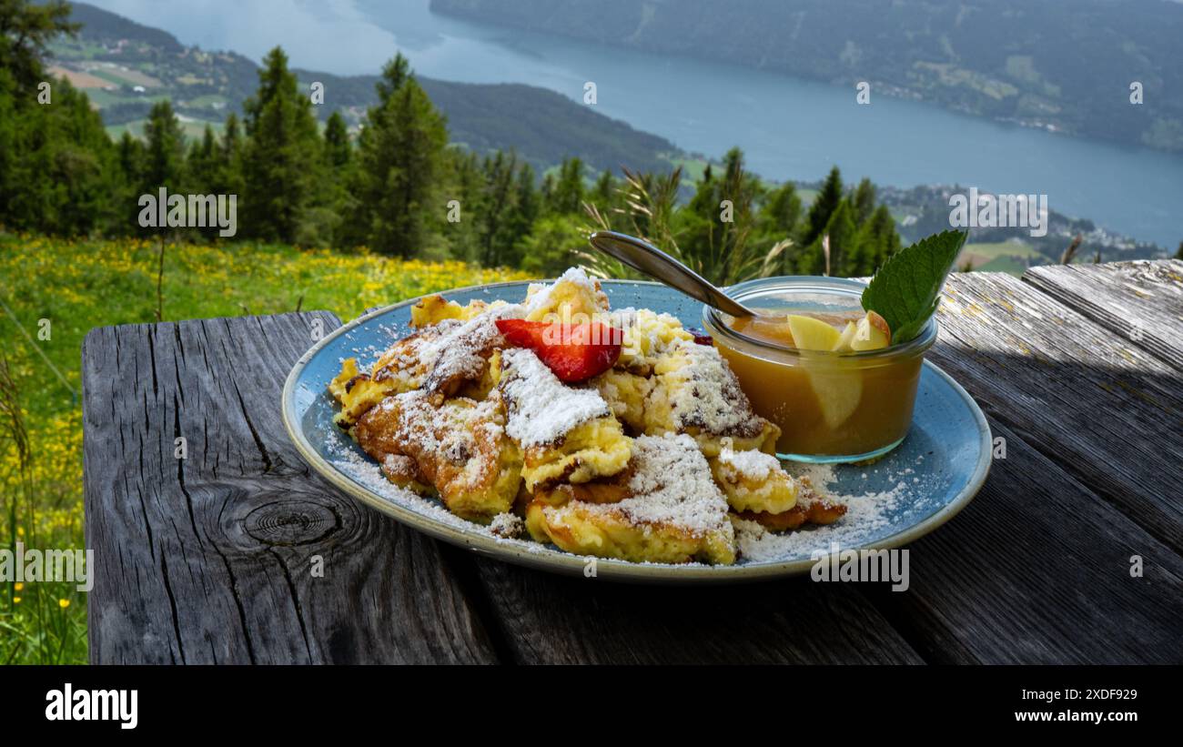 Kaiserschmarren: Traditionelle Österreichische Küche Stockfoto