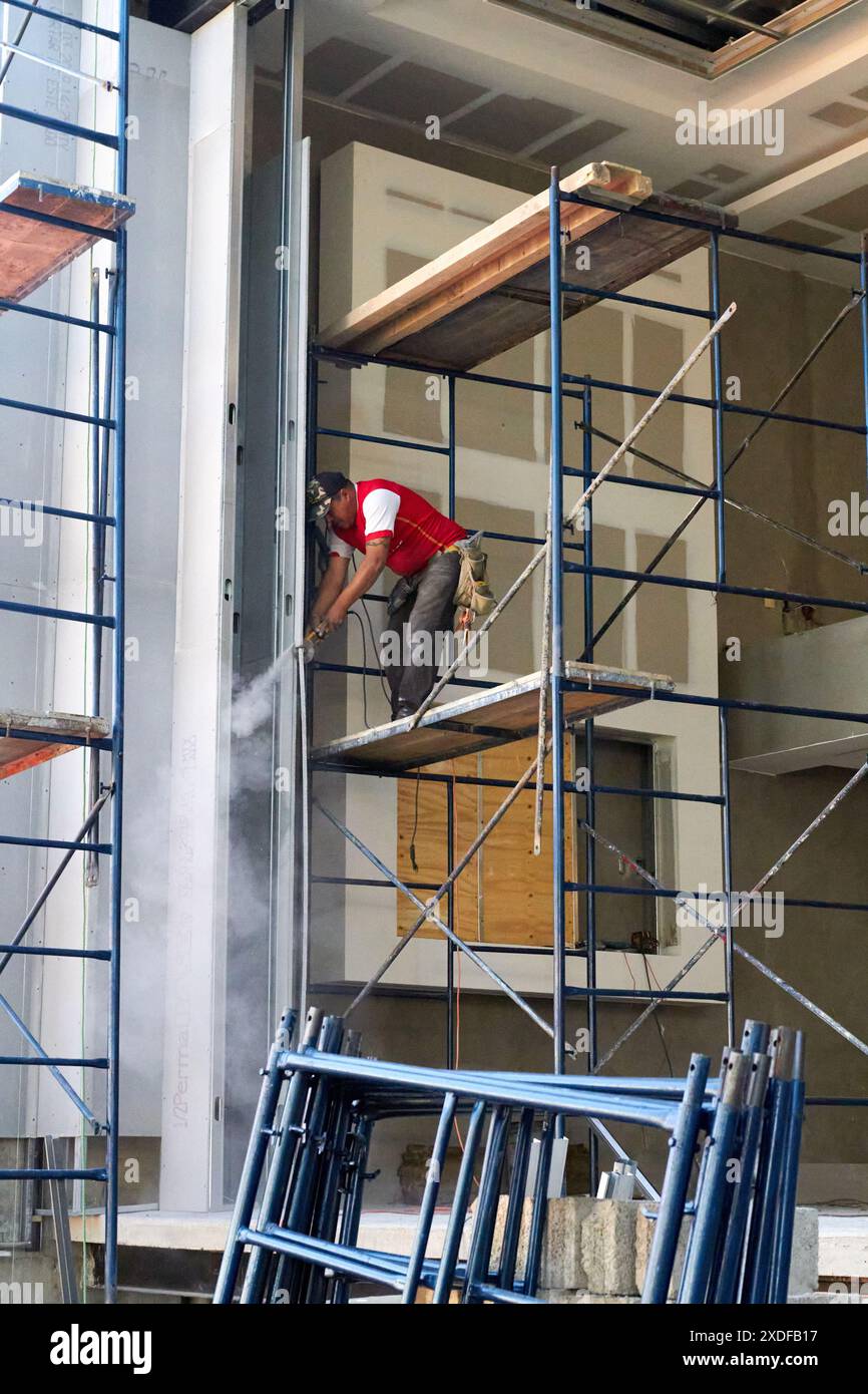 Mexikanische Bauarbeiter beendeten das Innenhaus Stockfoto