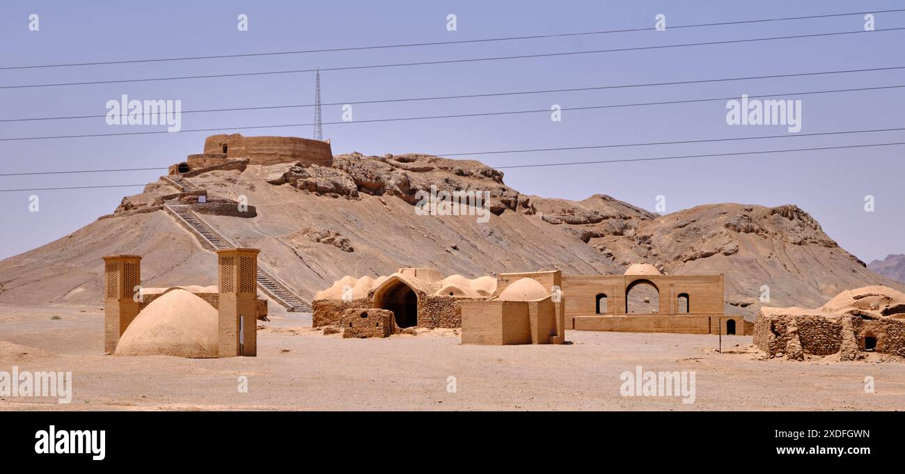 Ein Dakhma, auch bekannt als Turm der Stille, Yazd, iran. Zoroastrischer Friedhof Stockfoto